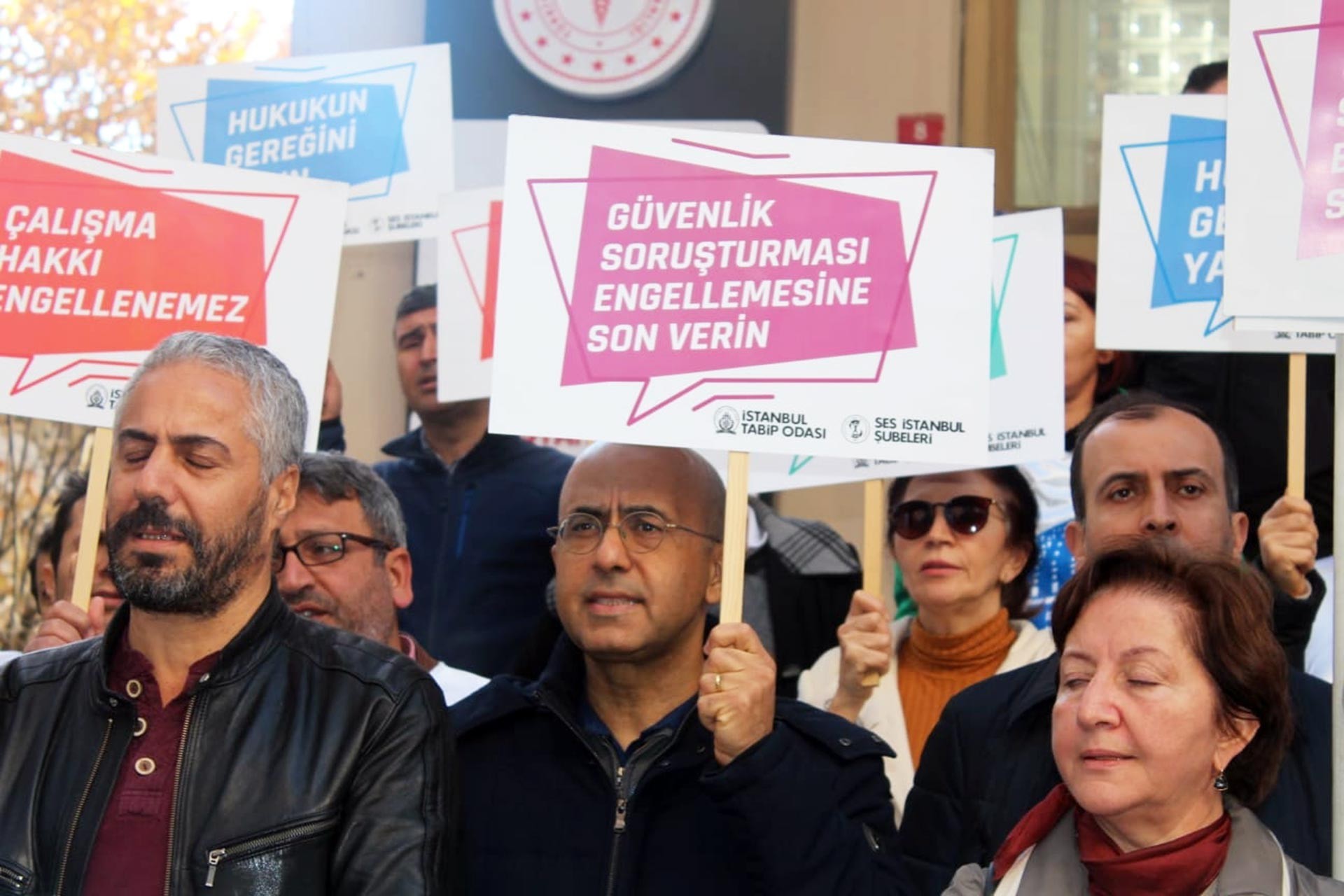 İstanbul Tabip Odası ve SES Şişli Şubesi, güvenlik soruşturması uygulamasının durdurulması için eylem yaptı