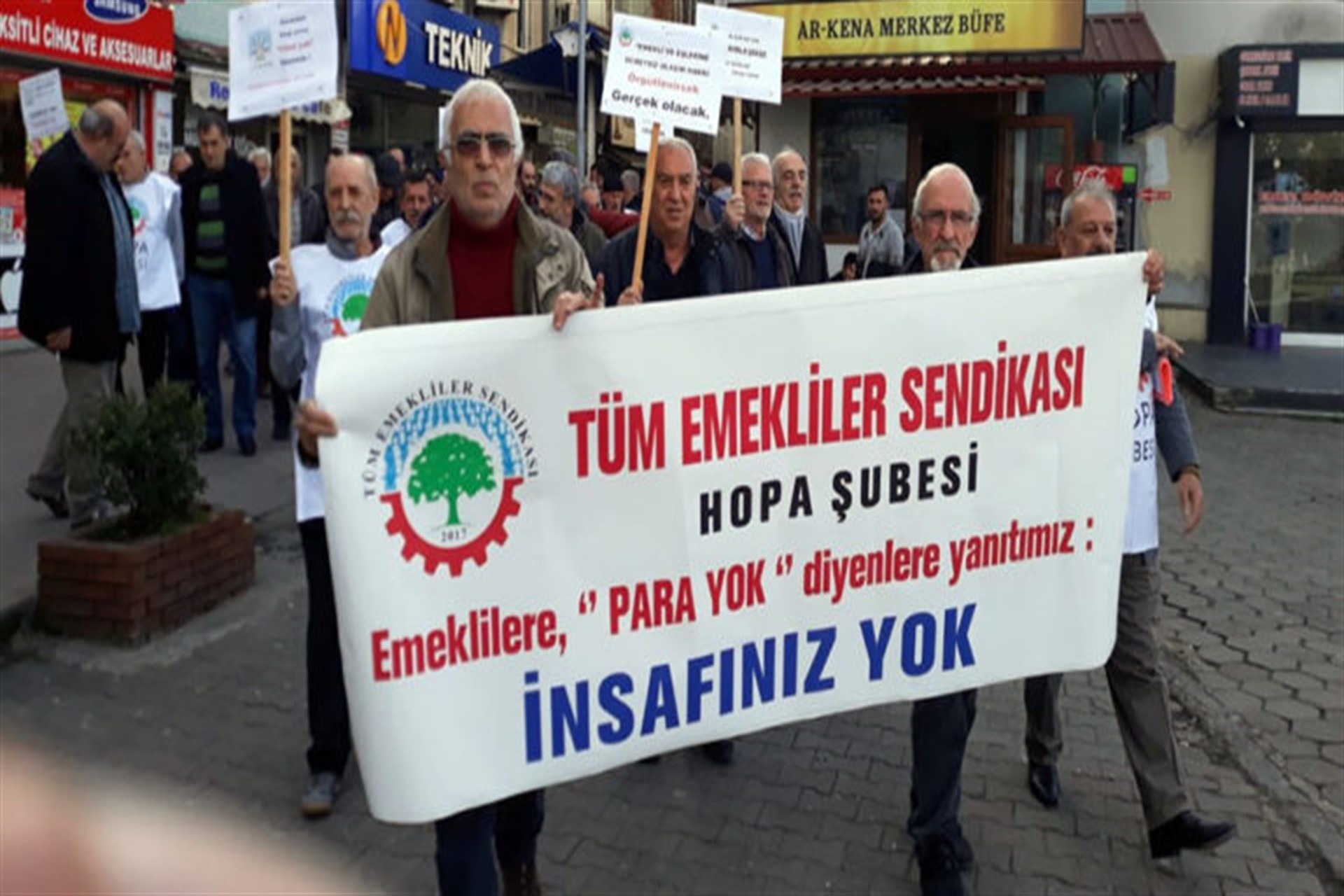 Tüm Emekliler Sendikası Hopa Şubesi yürüyüş düzenliyor