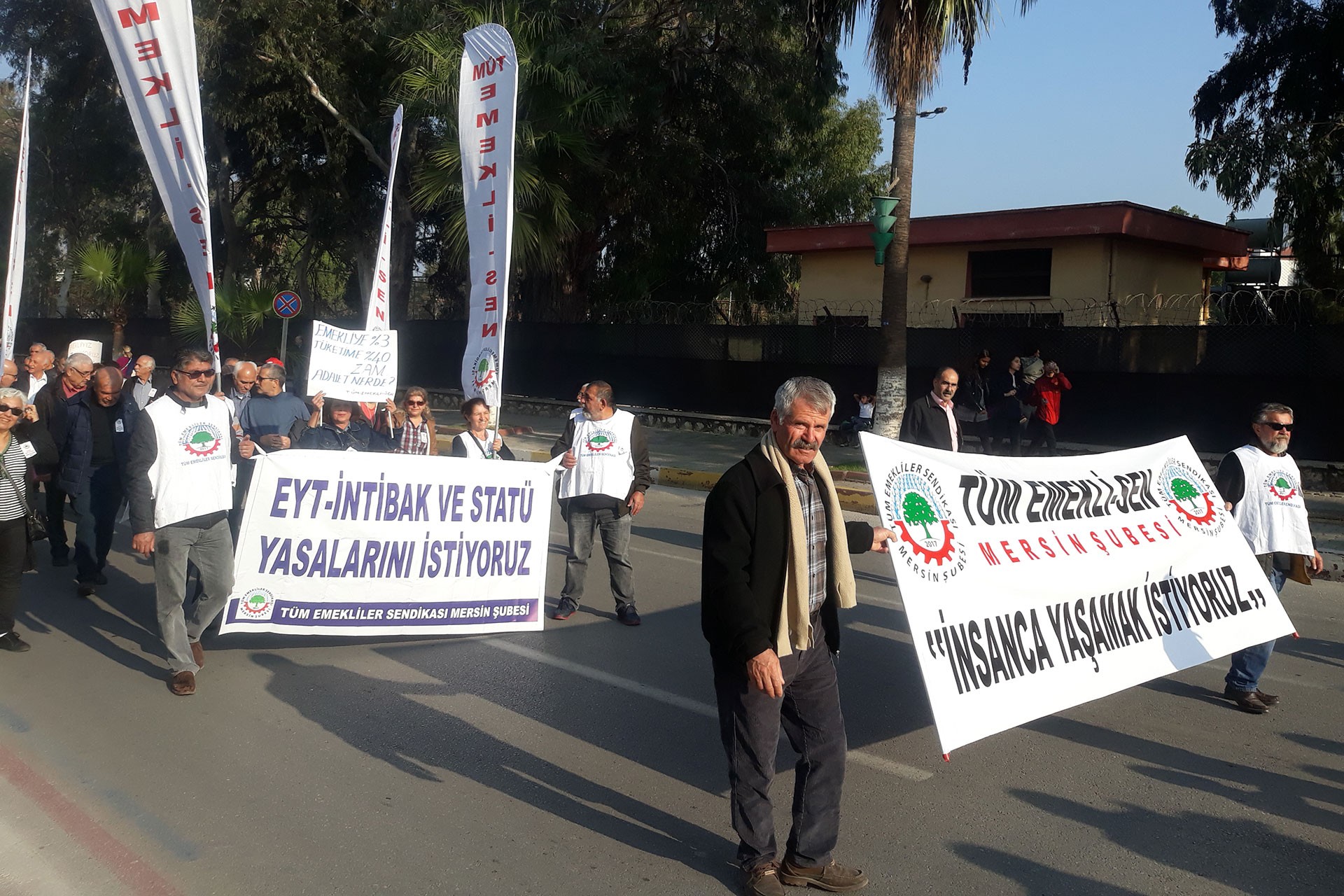 Mersin’deki “Demokratik Türkiye, halk için bütçe” mitingi