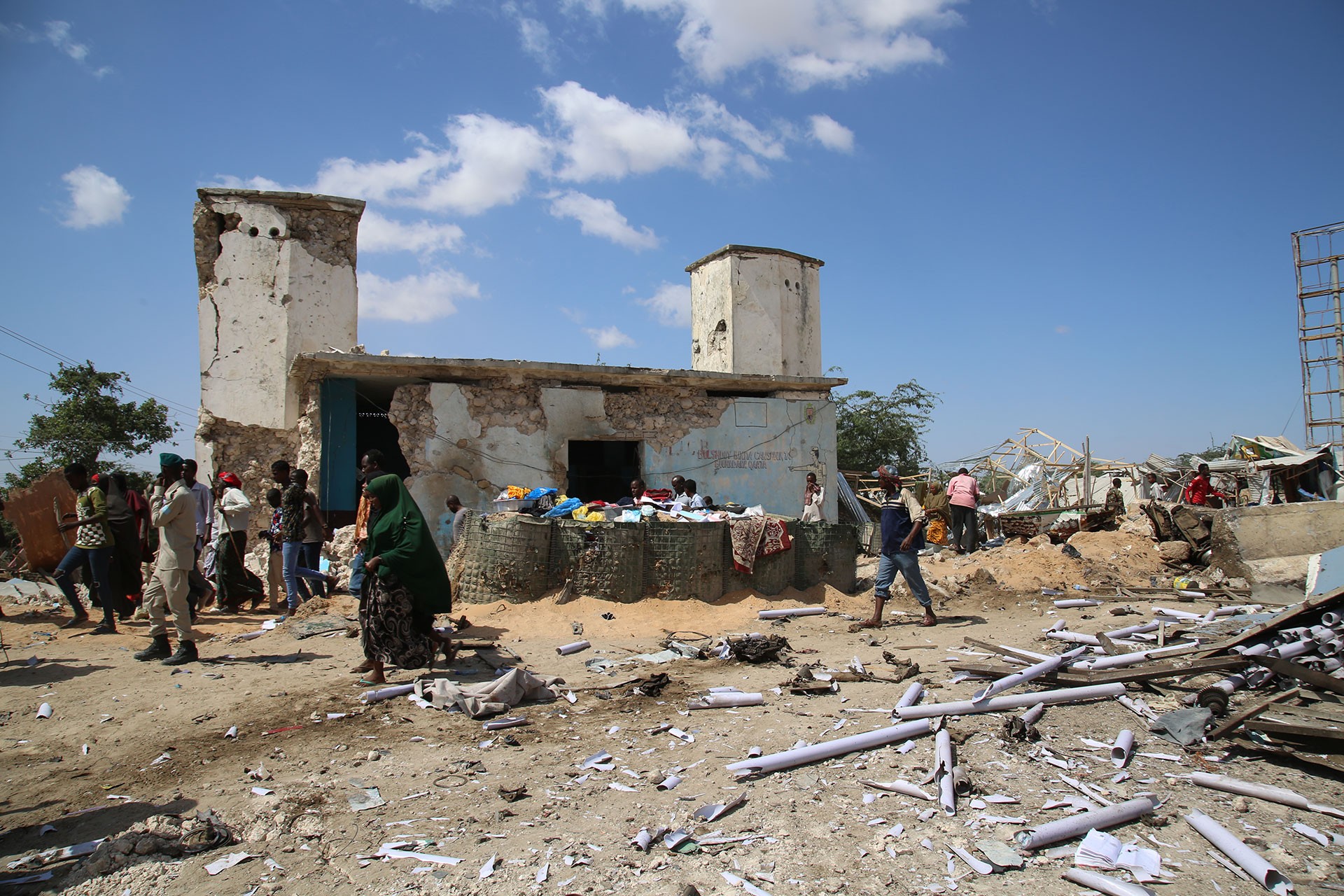 Somali'de bombayla patlatılan alan