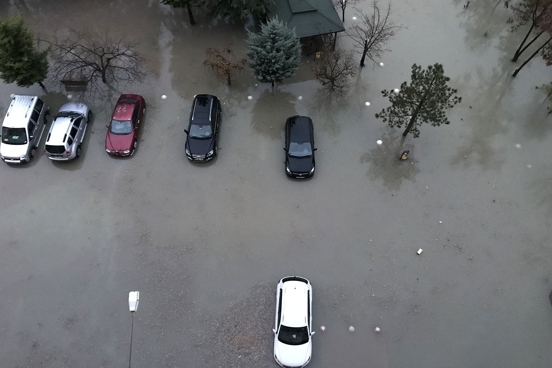 Konya'da sağanak nedeniyle caddeleri su bastı