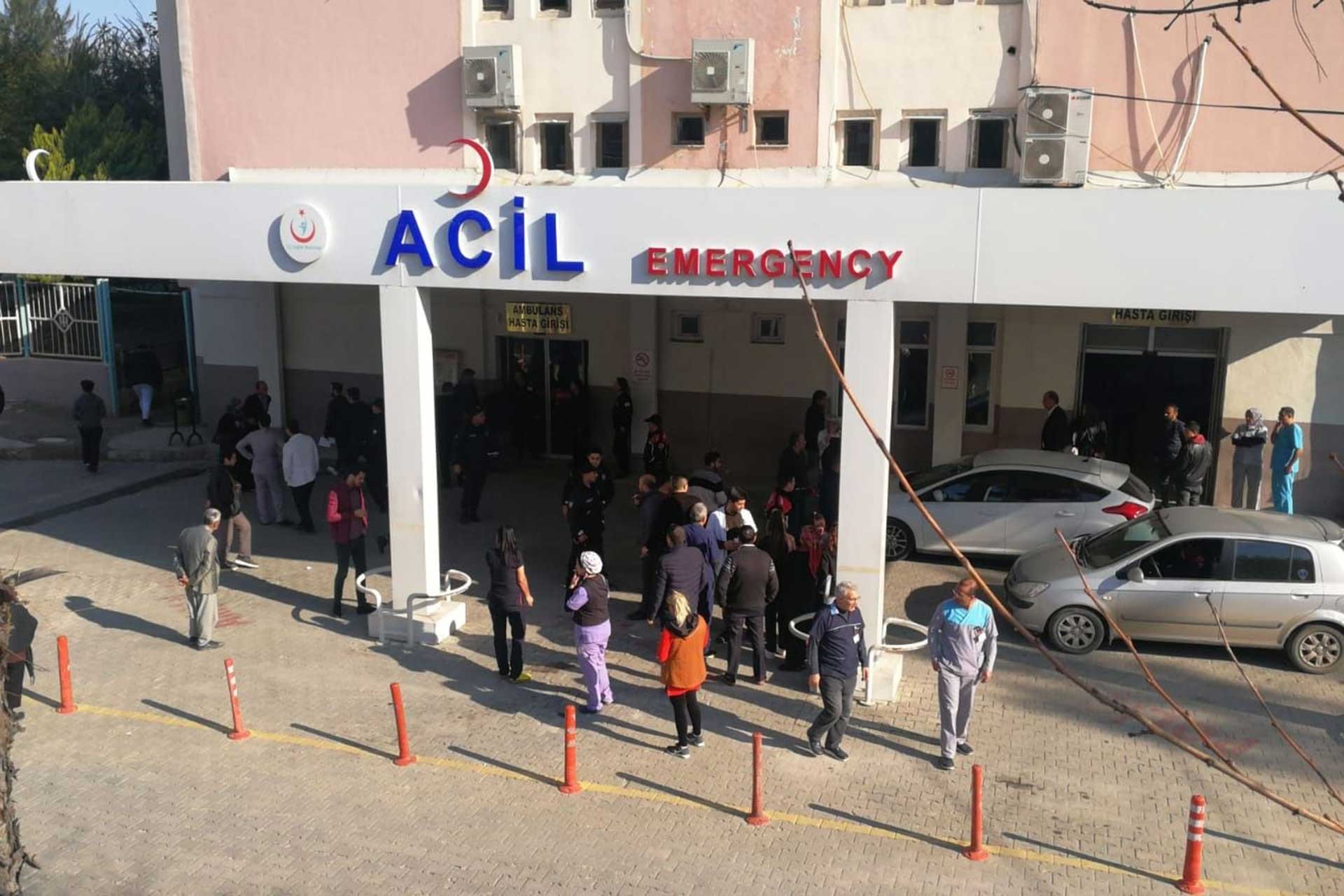 Mersin Devlet Hastanesi Acil Girişi