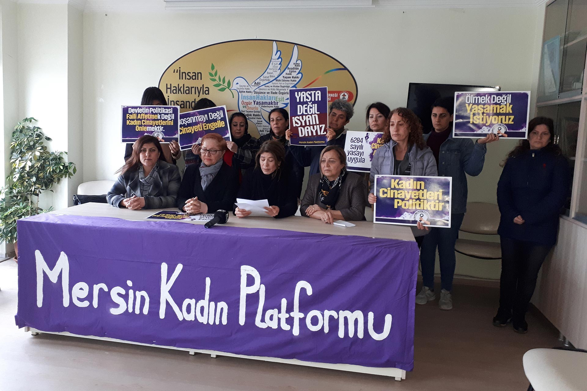 Mersin Kadın Platformu Gülistan Doku ve Merve Kaçmış’ın akıbetini sordu