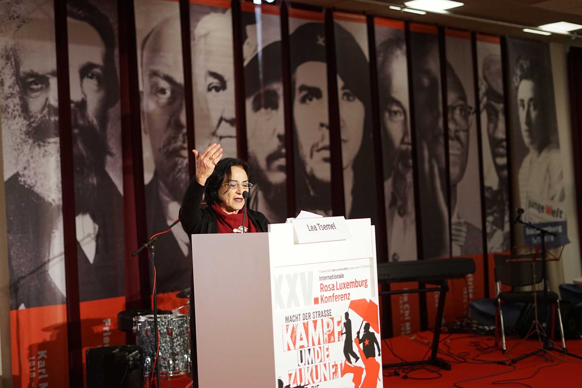 Lea Tsemel, Rosa Luxemburg Konferansı'nda konuşma yaparken