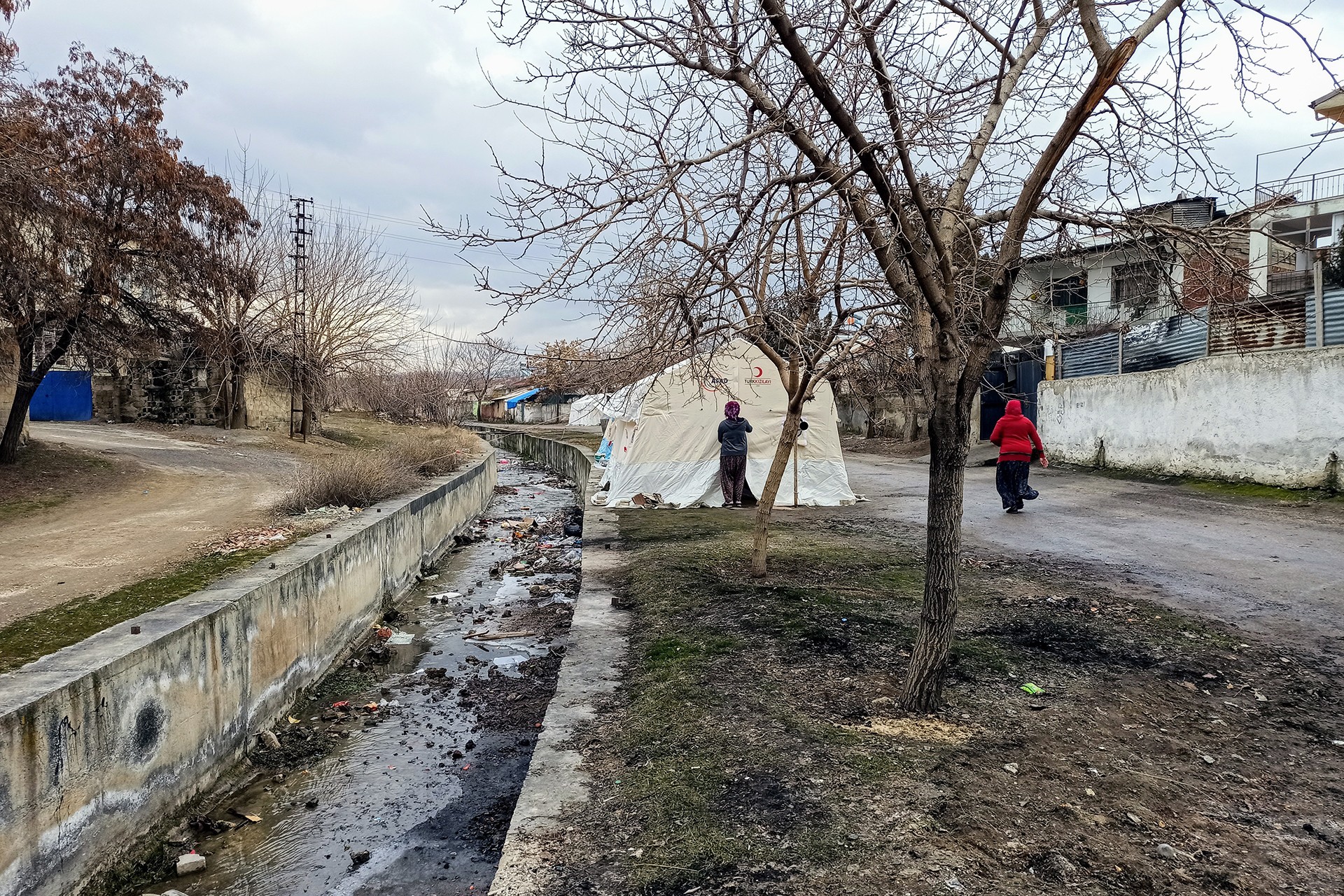 Elazığ'da kurulan çadırlar