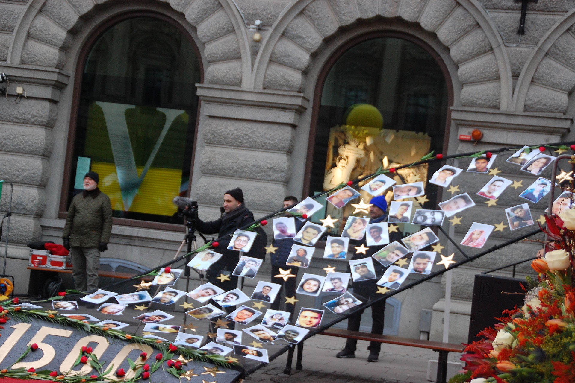 Protestolarda hayatını kaybeden İranlıların fotoğrafları