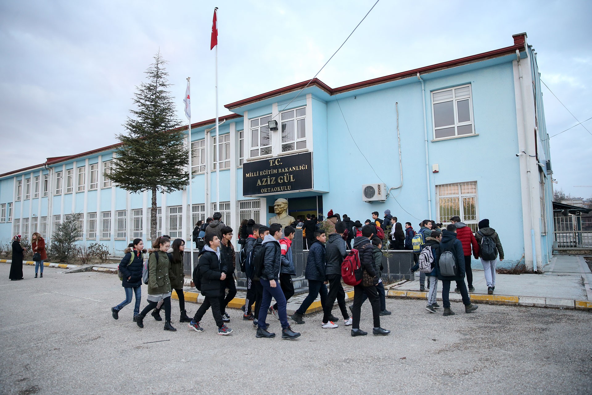 Elazığ'da depremin ardından ara verilen eğitim yeniden başladı