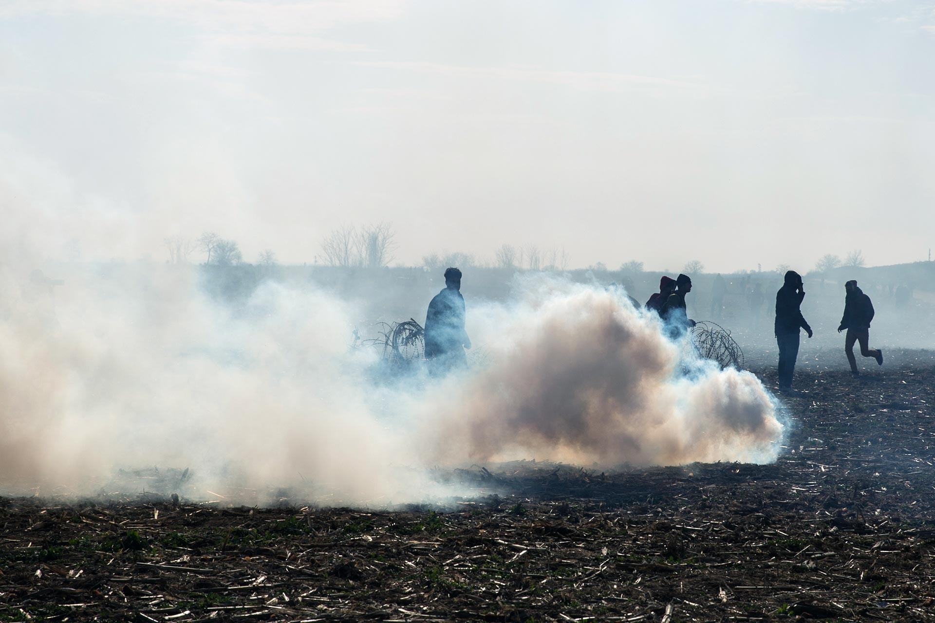 Yunanistan sınırında atılan gaz bombaları ve kaçmaya çalışan mülteciler