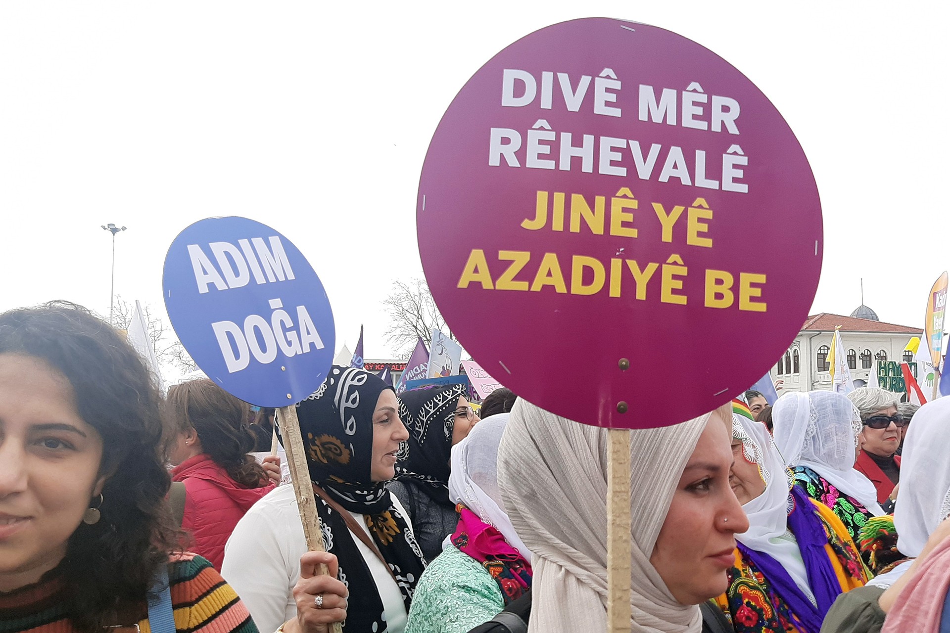 İstanbul'da kadınlar Kadıköy'de toplandı