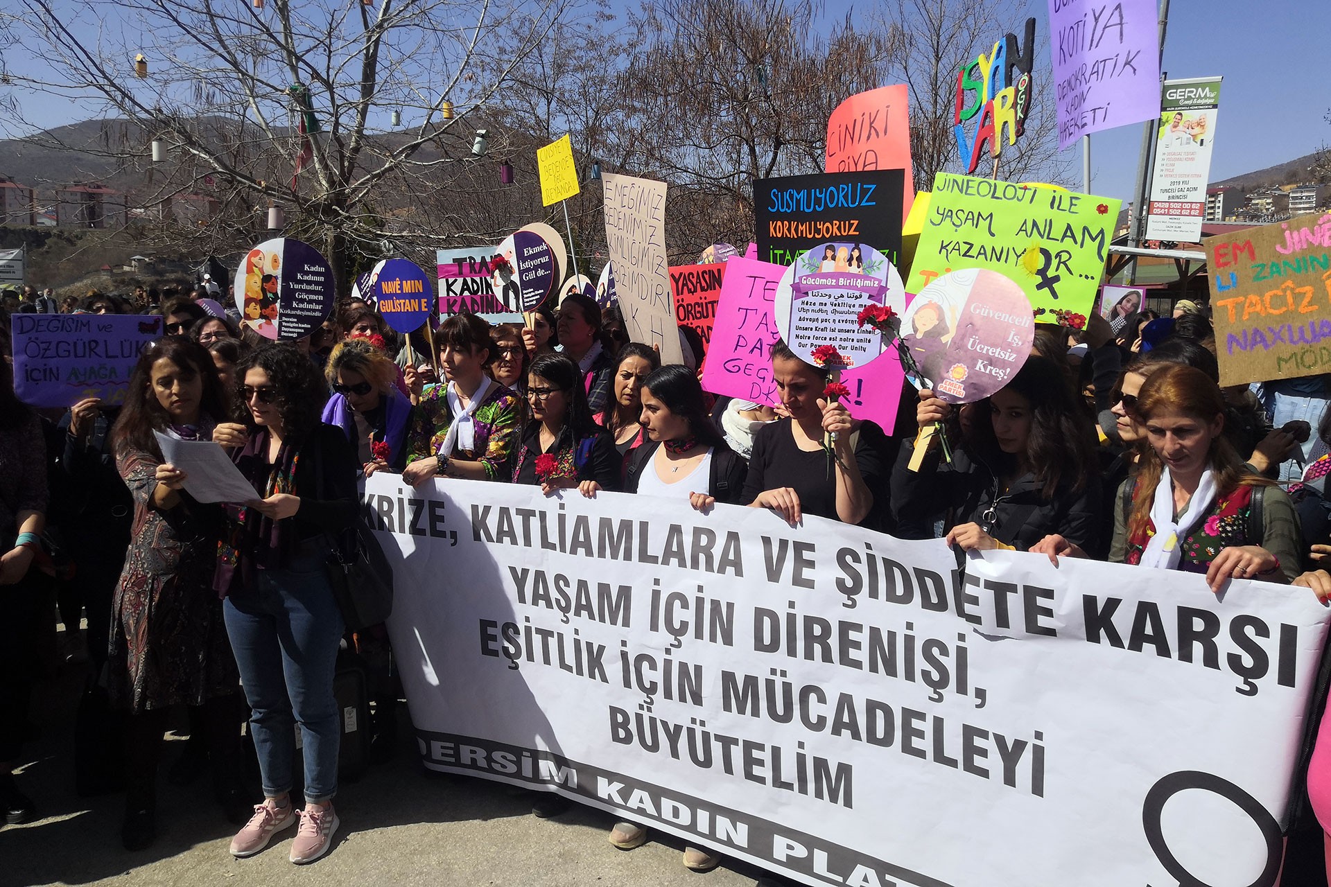 Dersim'de 8 Mart eylemi: Kadınlar "Gülistan Doku nerede?" diye sordu