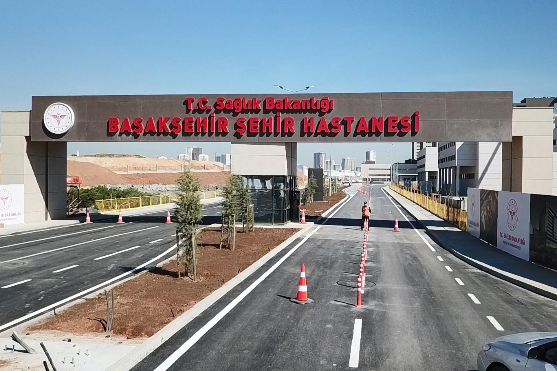 Şehir hastanelerinin bazıları bataklık alana, bazıları dere yatağına yapılmış