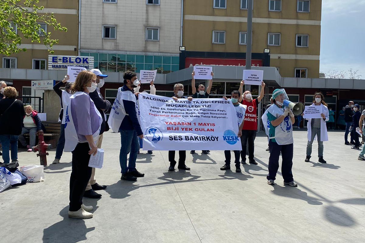 Bakırköy Sadi Konuk hastanesi önünde sağlık emekçilerinin 1 Mayıs açıklaması.