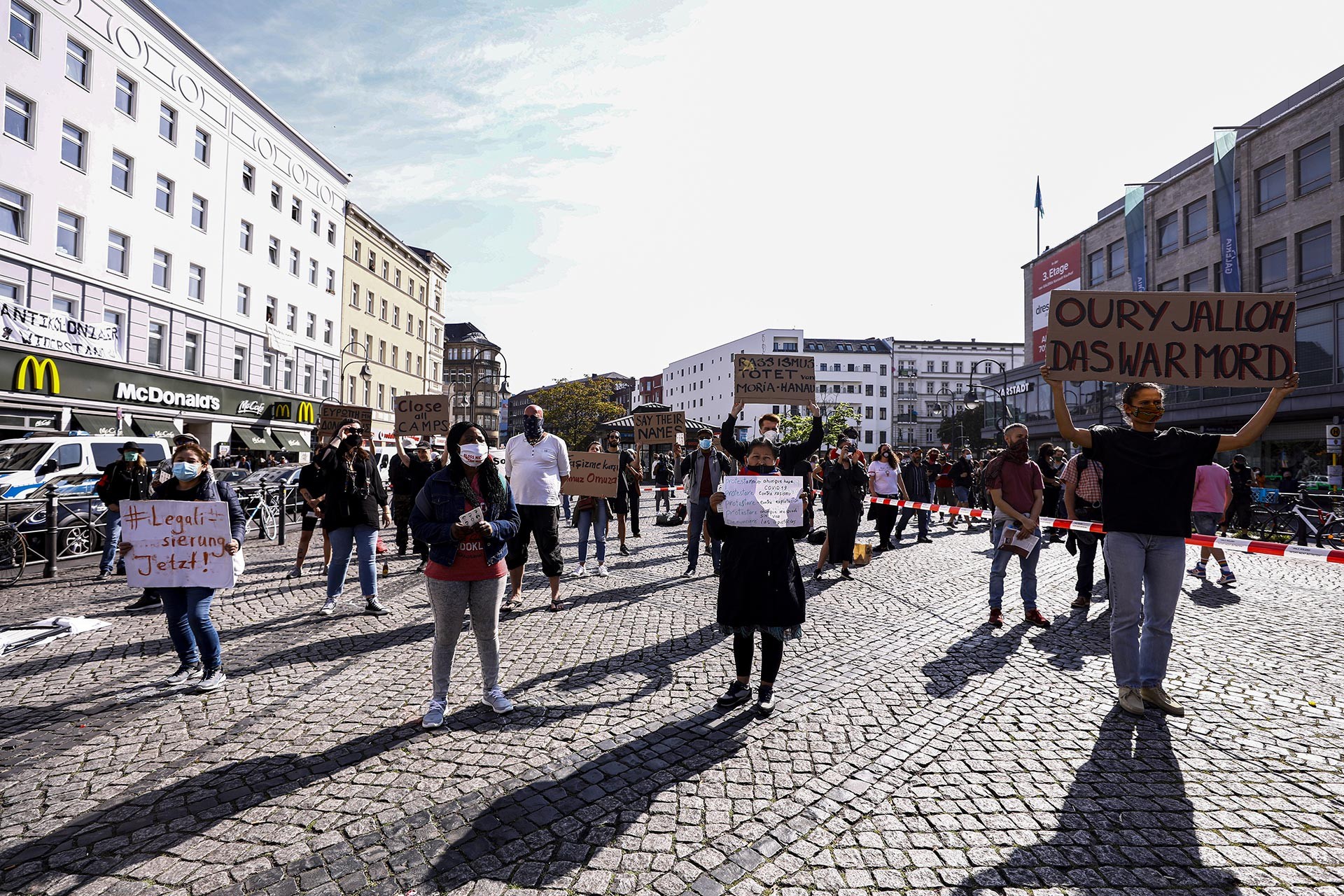 Almanya'nın başkenti Berlin'de faşizme ve ırkçılığa karşı gösteri düzenlendi.