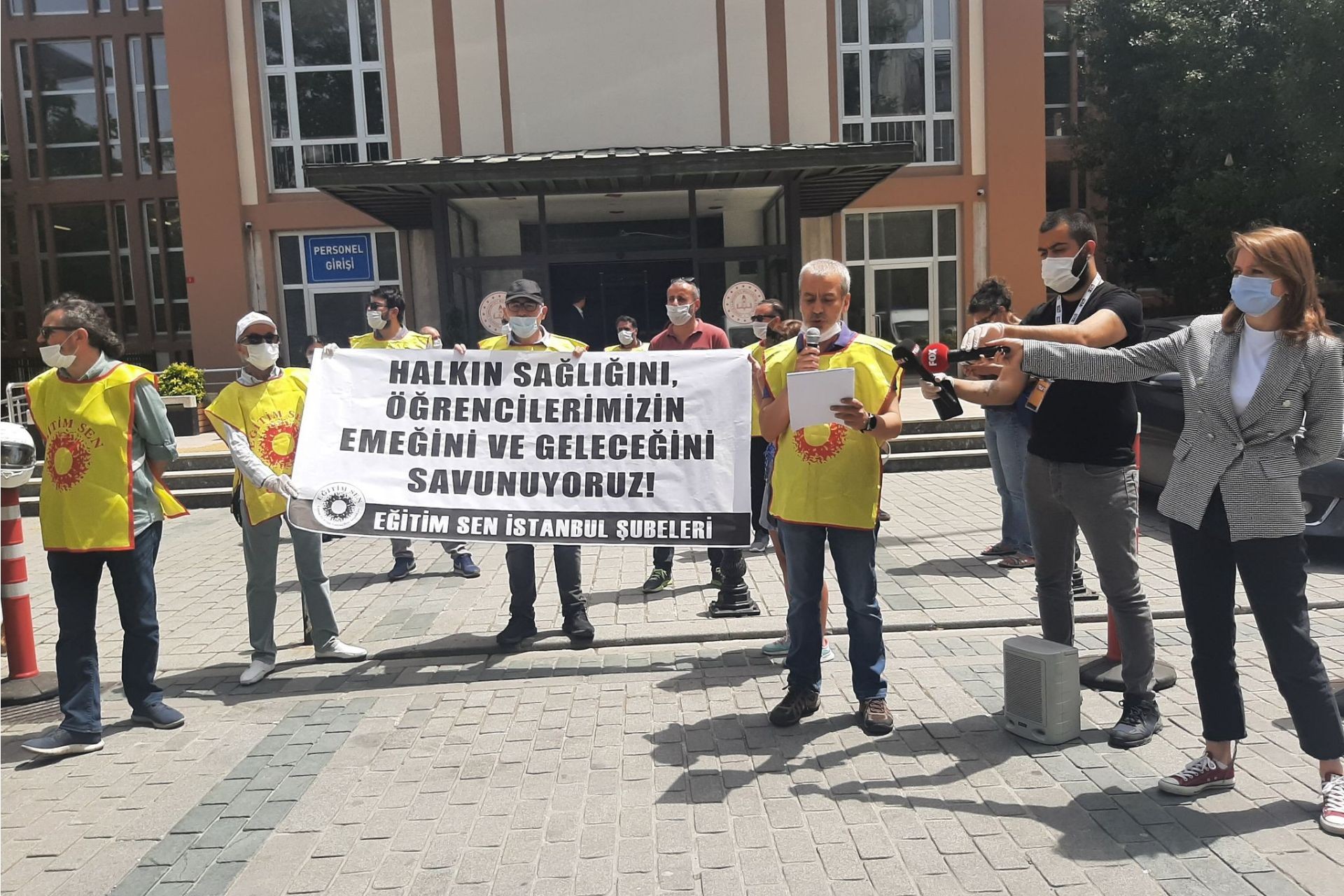 Eğitim Sen İStanbul Şubelerinin basın açıklaması