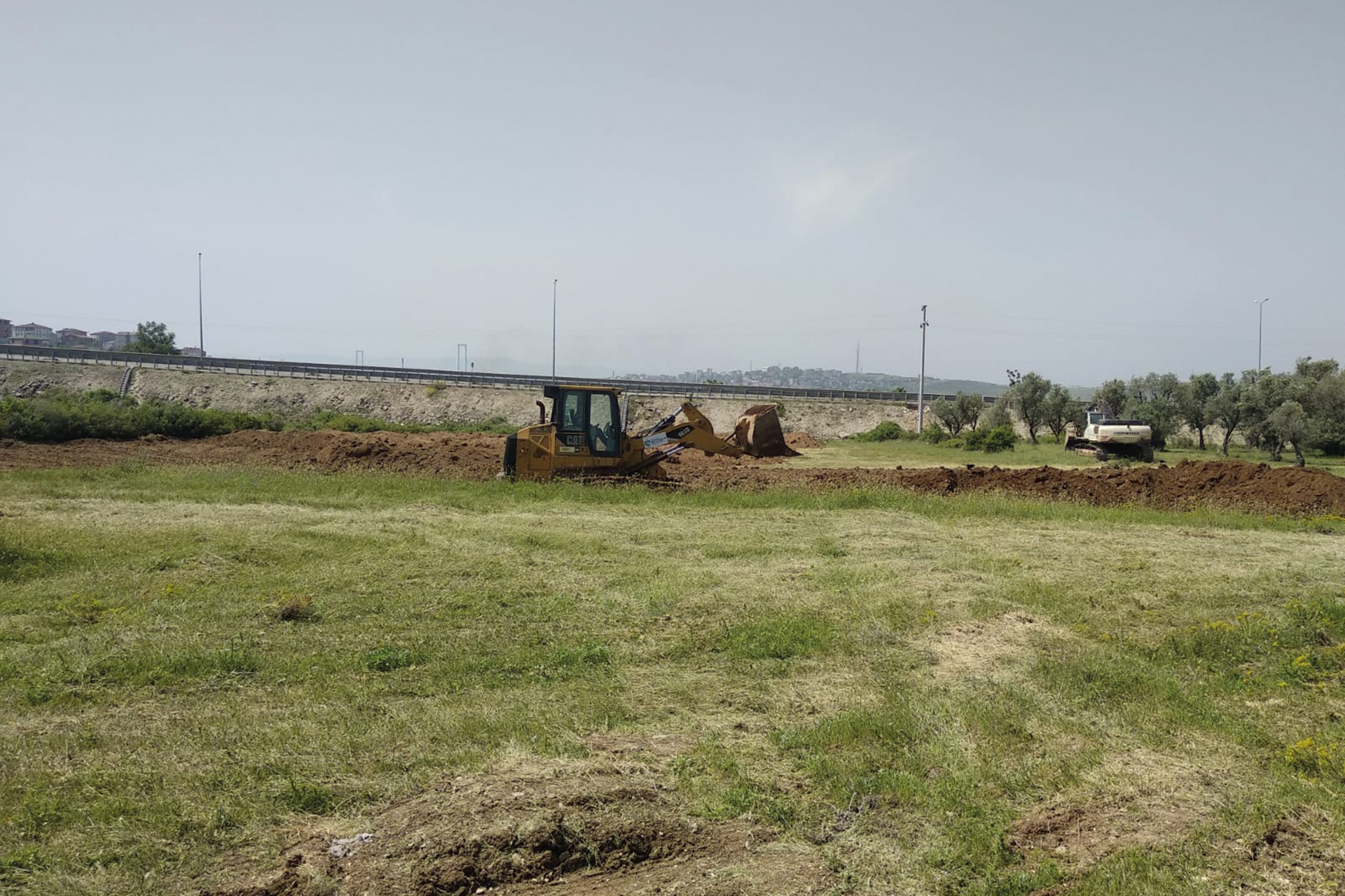 arazide çalışan dozer