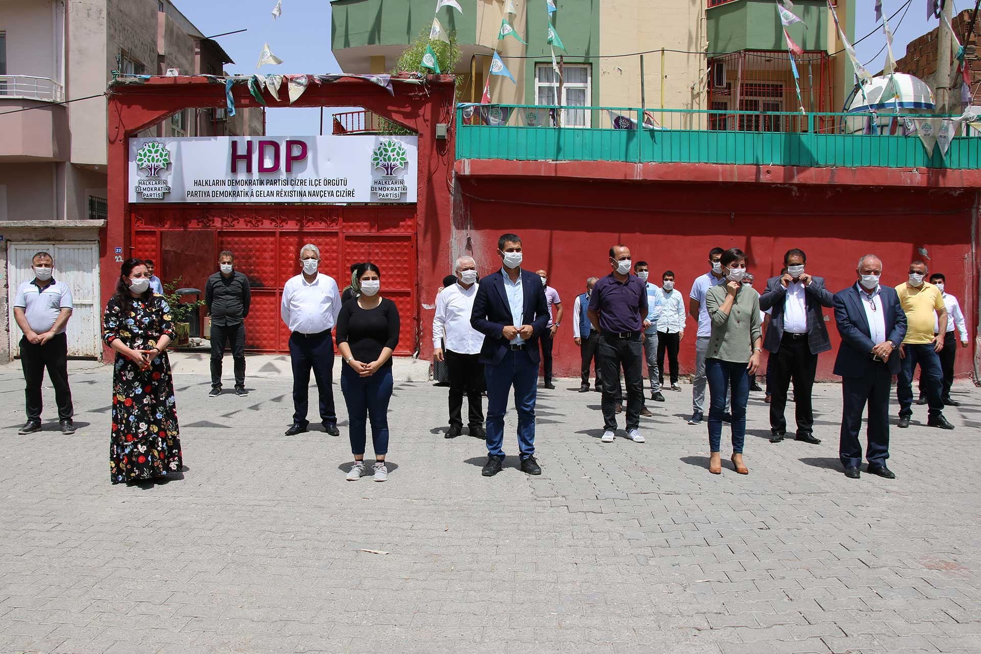 HDP Cizre İlçe binası önünde açıklama