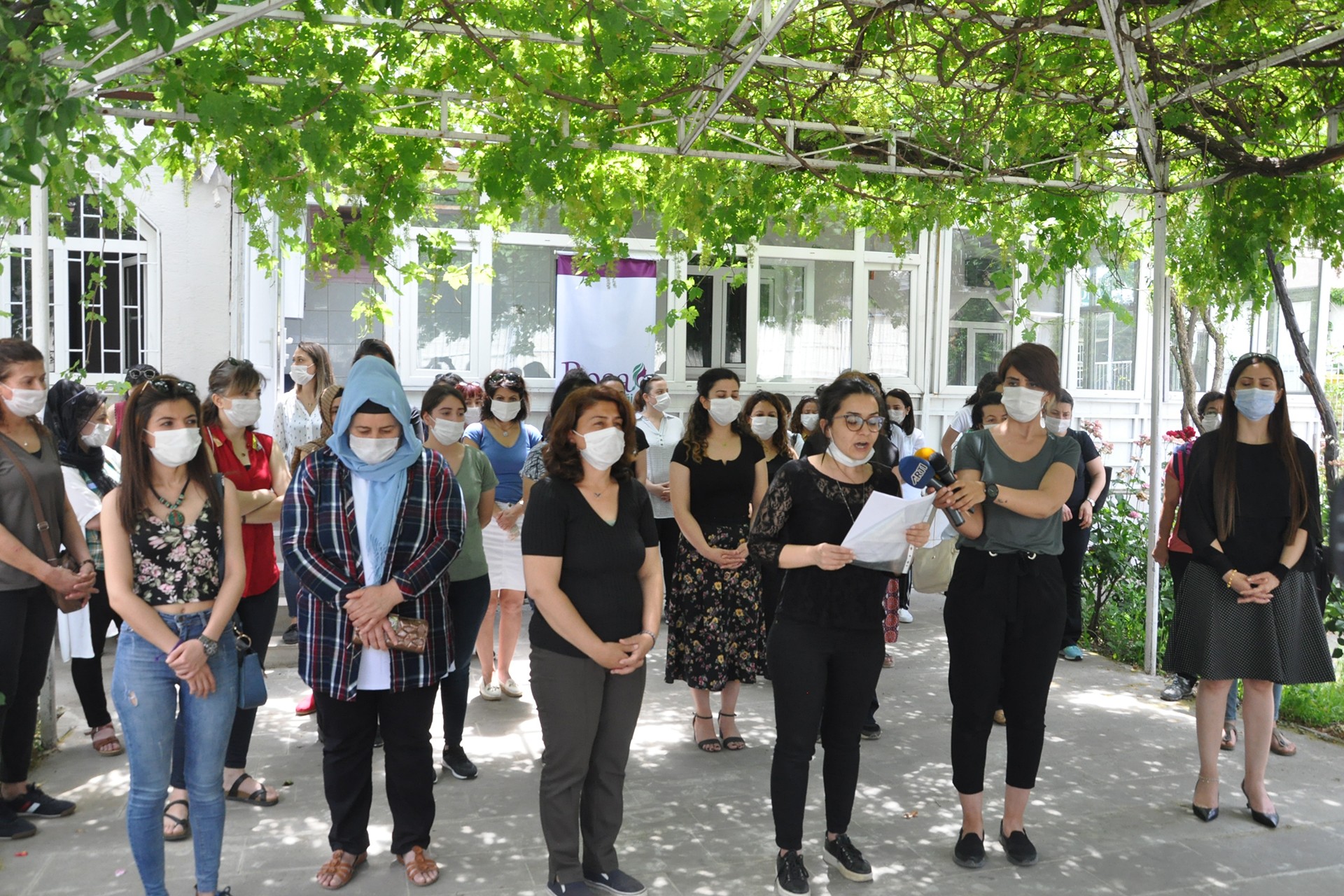 Rosa Kadın Derneği: Arkadaşlarımızı değil, kadın katillerini yargılayın