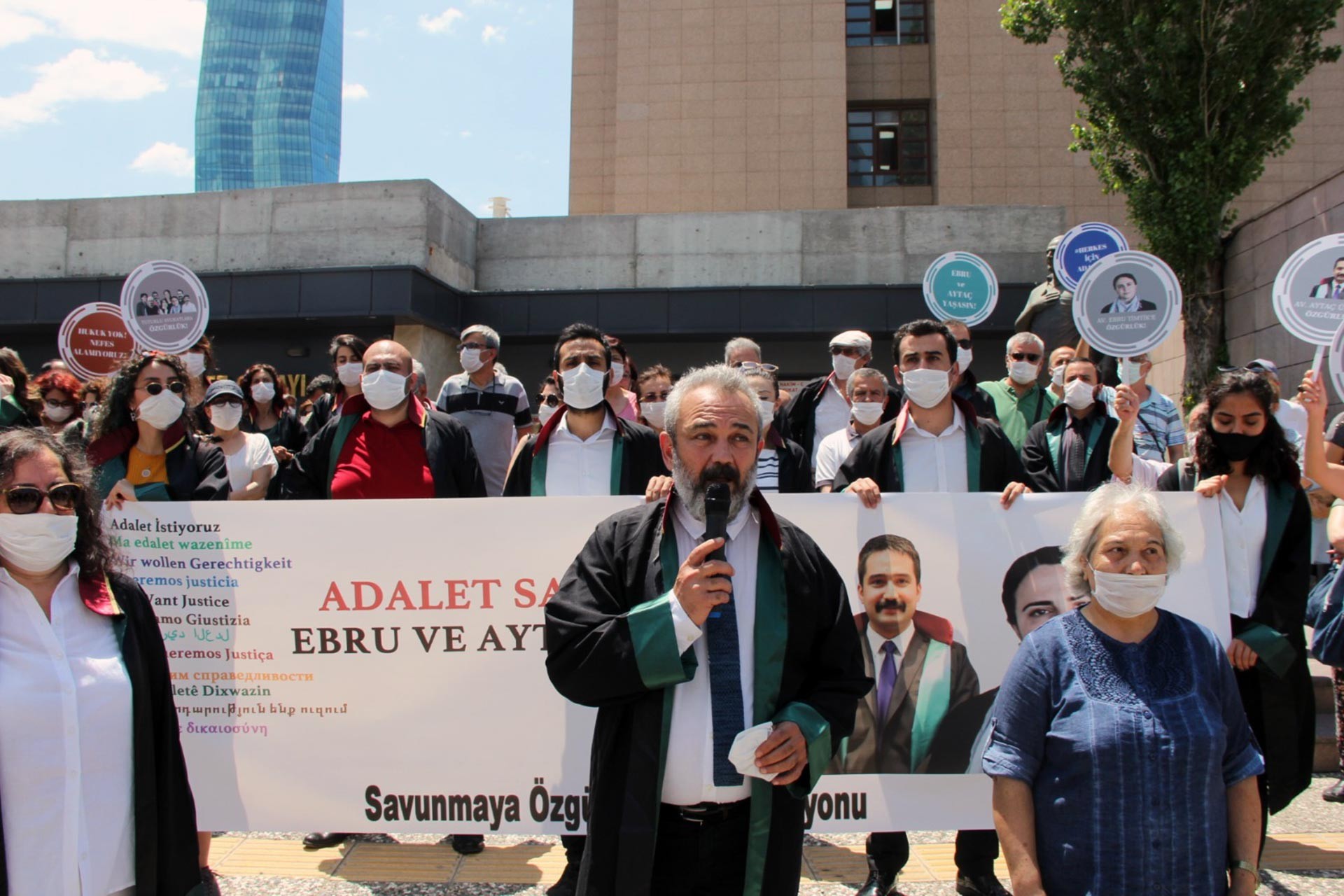 Ebru Timtik ve Aytaç Ünsal için yapılan basın açıklaması