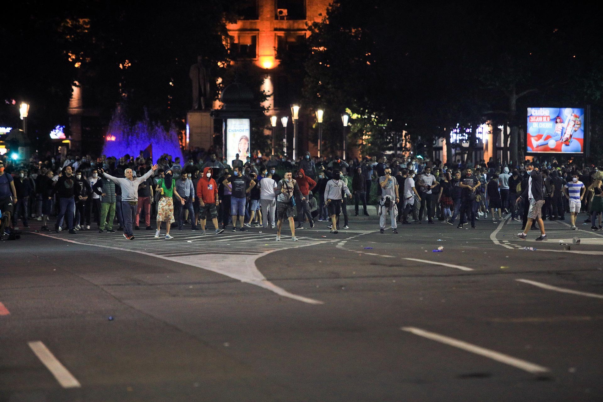 Sırbistan'da hükümet protestosu