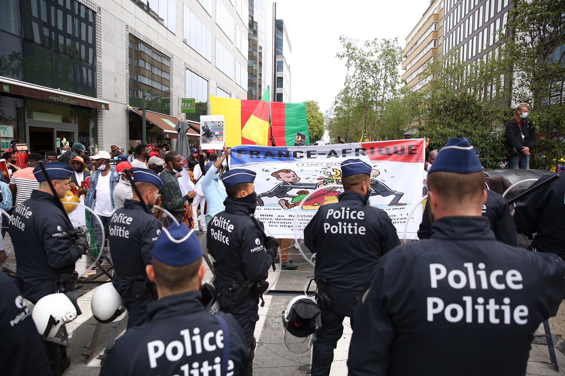 Macron, Brüksel'de protesto edildi