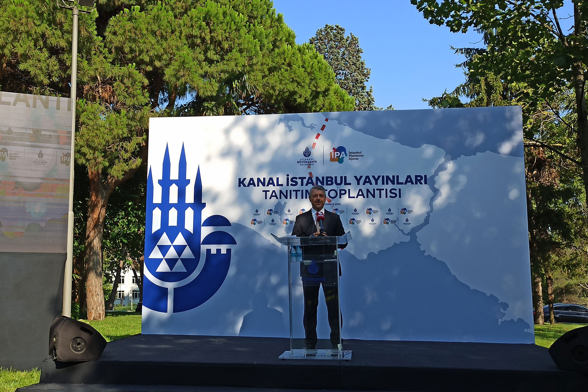 Kanal İstanbul kitabı basın toplantısında Can Akın Çağlar konuşuyor.