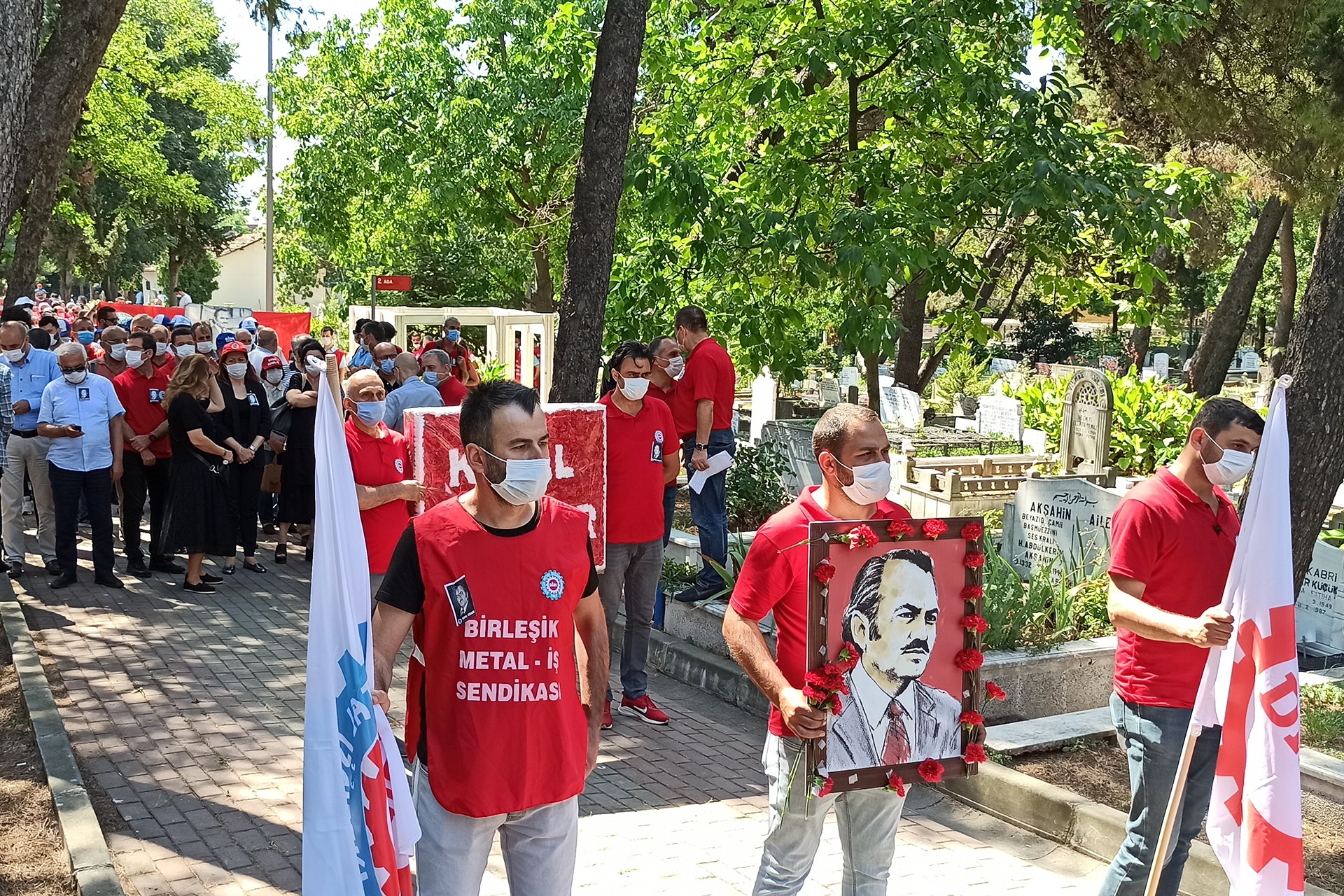 DİSK kurucusu ve ilk genel başkanı Kemal Türkler, öldürülüşünün 40. yılında mezarı başında anıldı.