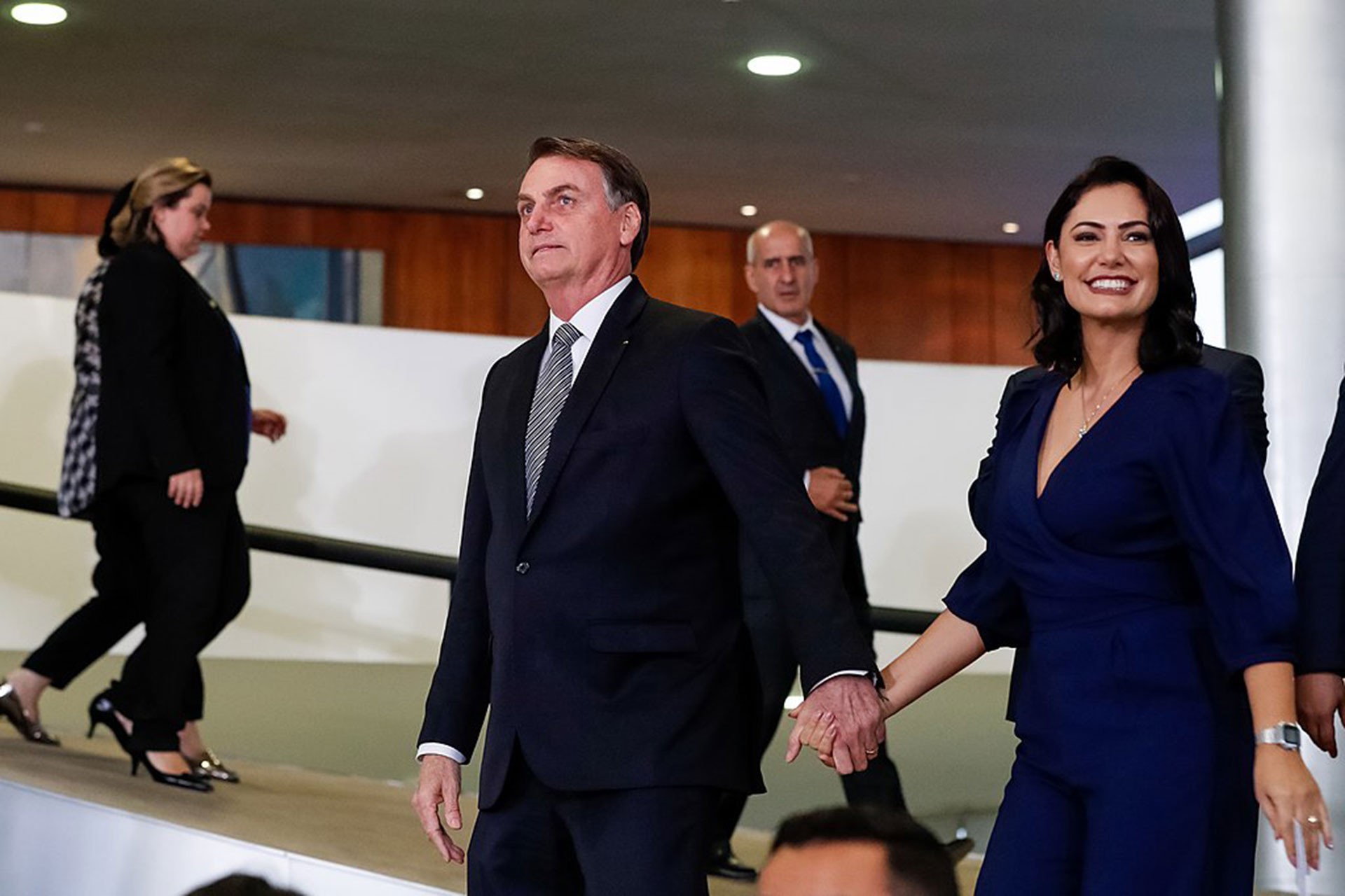  Jair Bolsonaro (solda) ve Michelle Bolsonaro