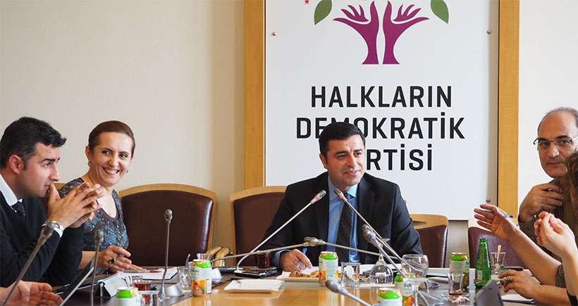 Demirtaş:  AKP’de gemi su almaya başladı