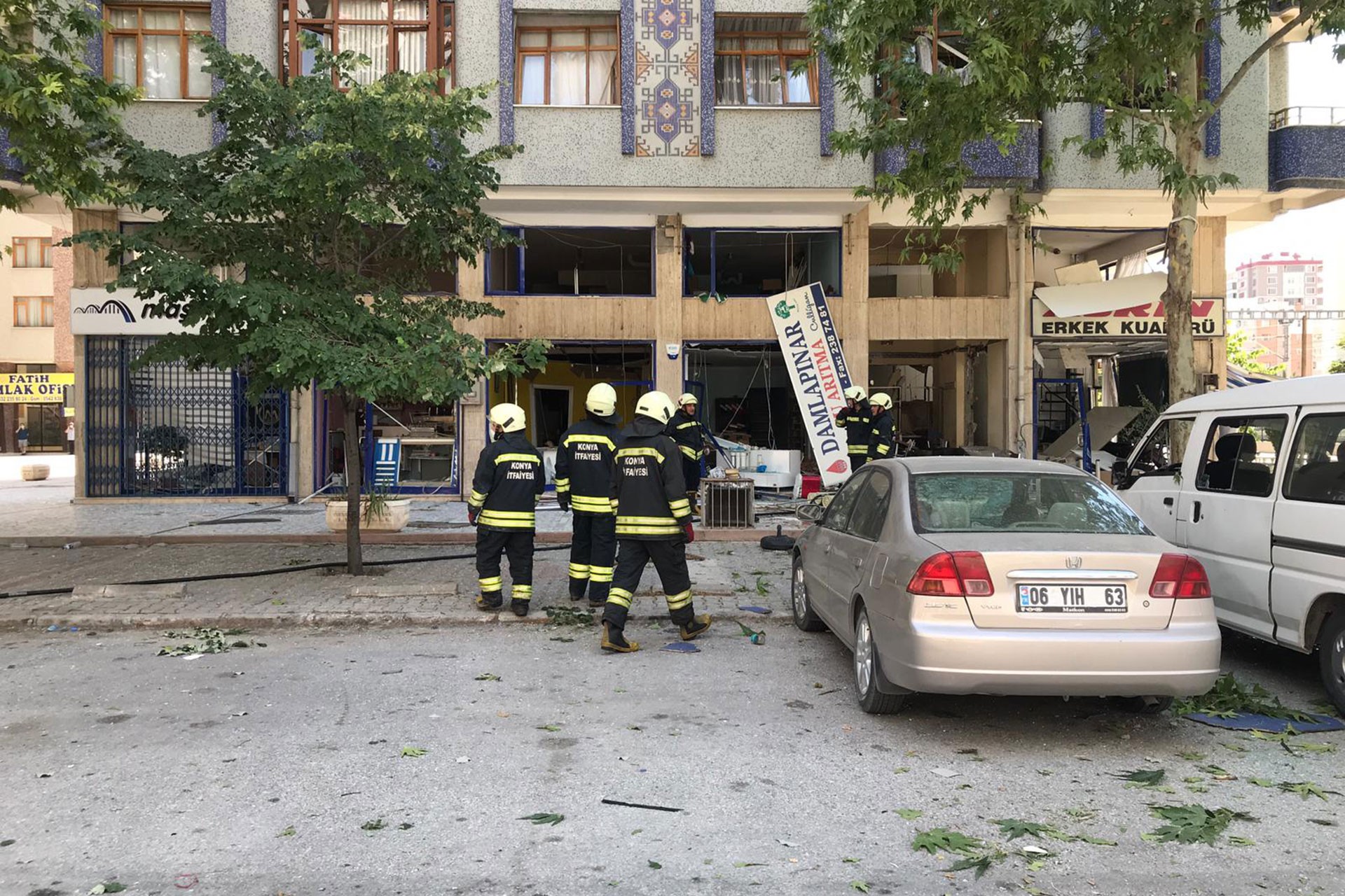 Konya'da patlama nedeniyle hasar gören iş yerleri