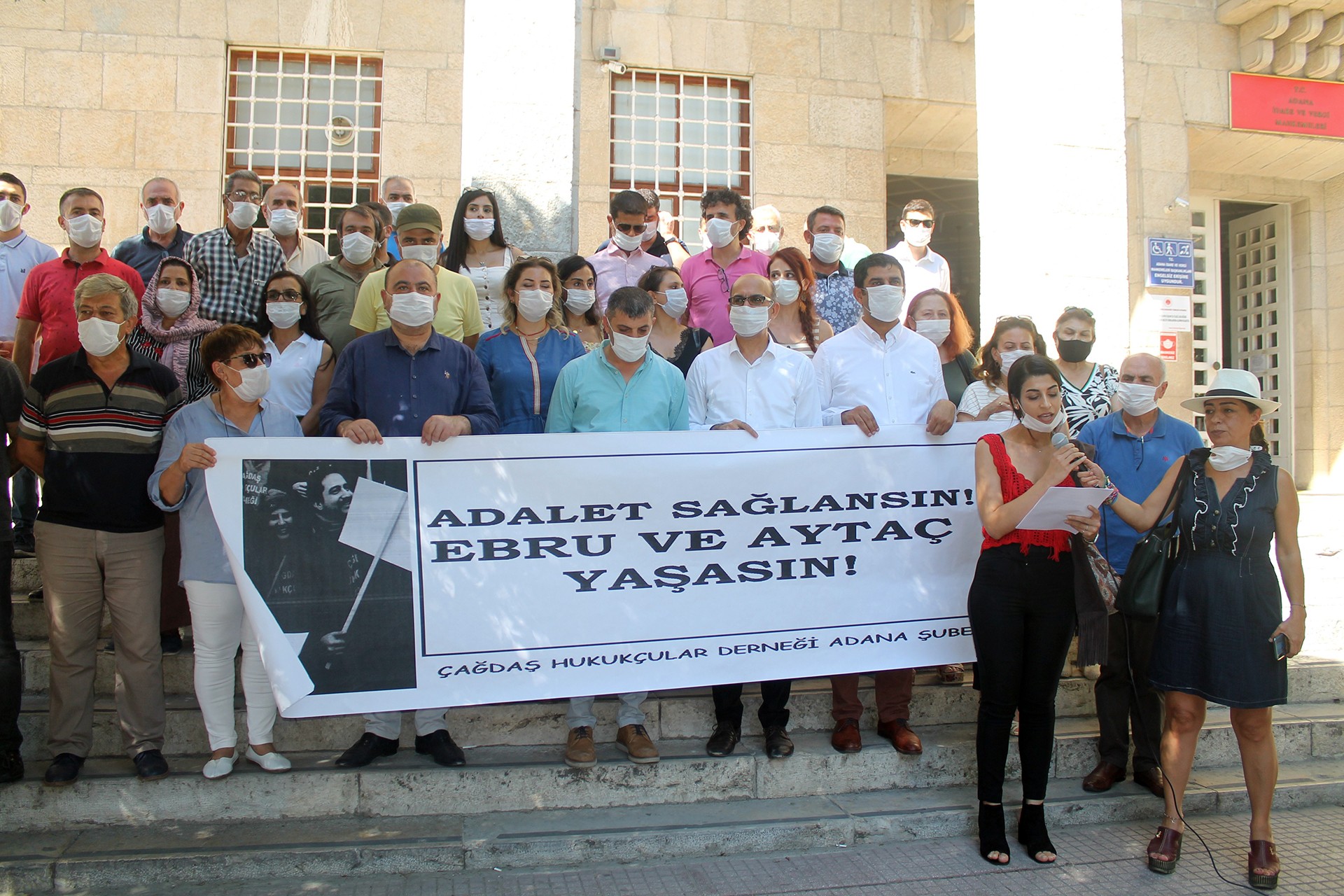 Tutuklu avukatlarla ilgili basın açıklaması düzenleniyor