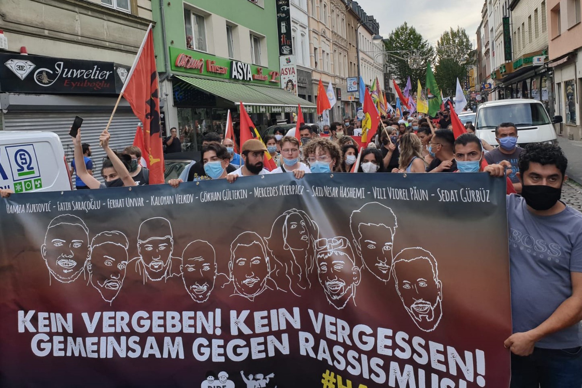 Köln'de Hanau Katliamı 6’ıncı ayında unutulmadı