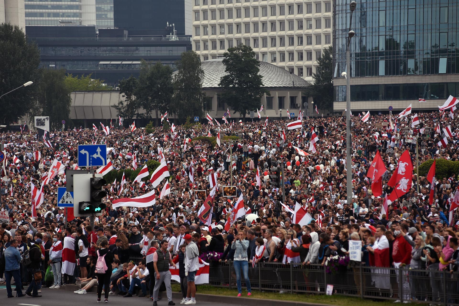 Belarus'ta hükümt protestosu için toplanan halk