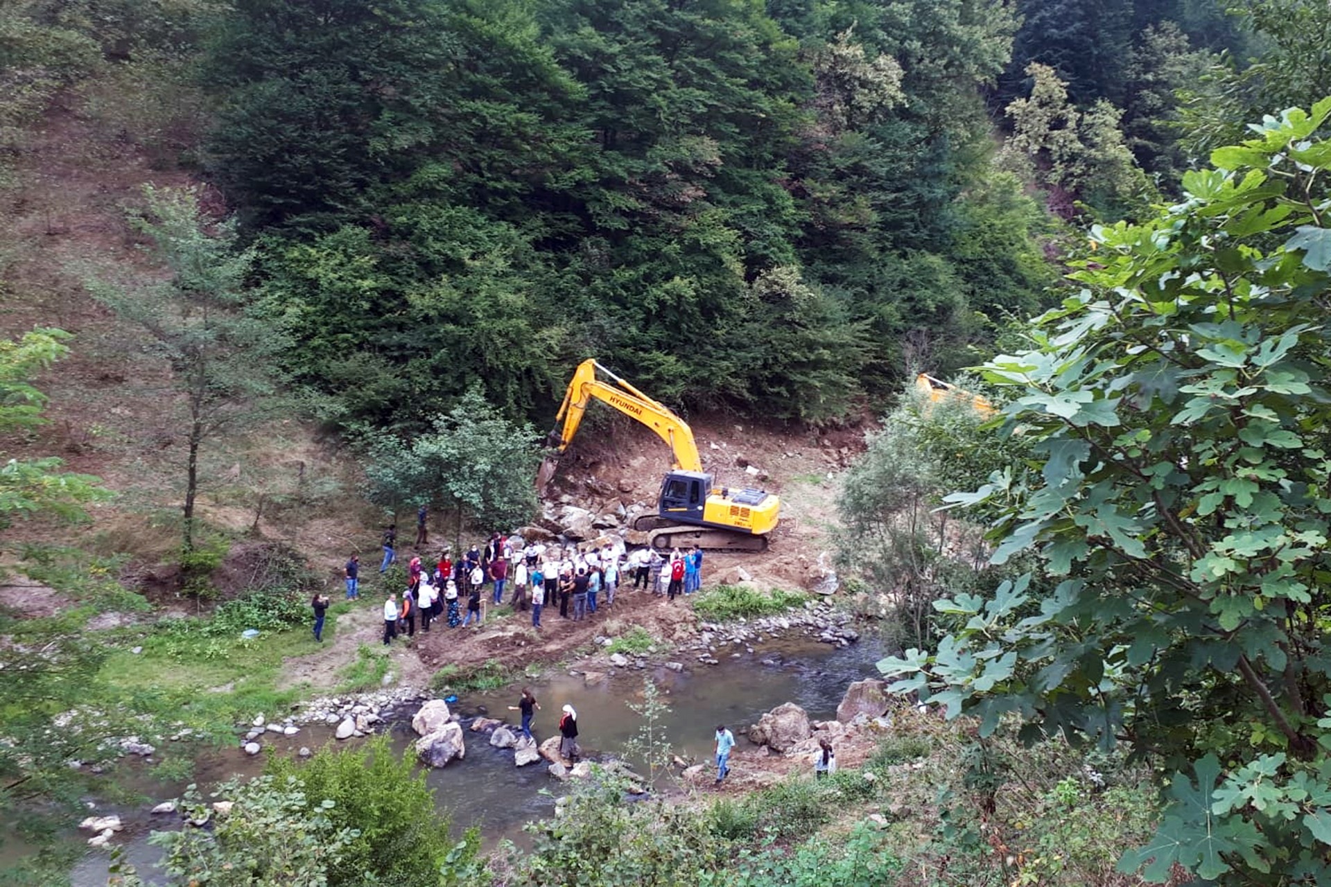 Ordu Korgan’da halk bir kez daha HES'çi şirketin iş makinelerini durdurdu.