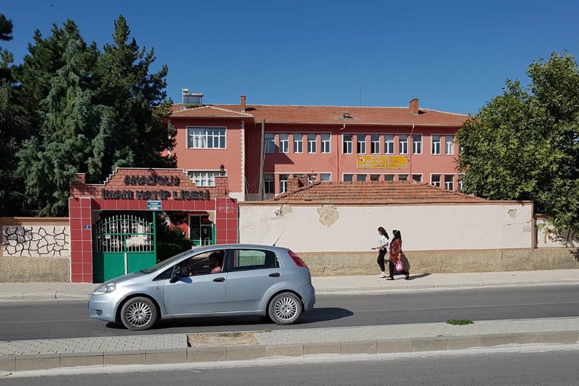 Şehit Bekir Şenğiyit Anadolu İmam Hatip Lisesi