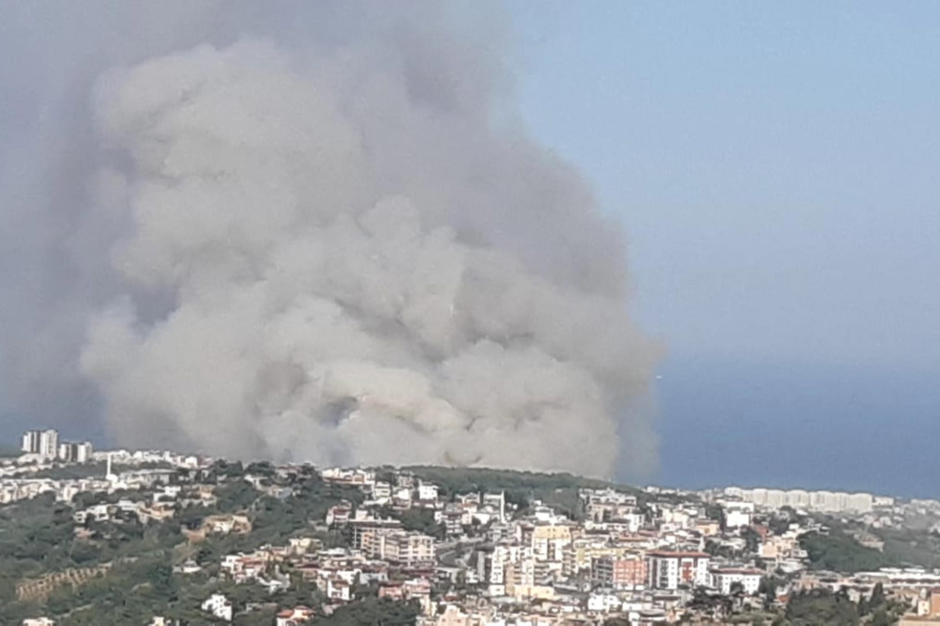 Şehir merkezine yakın bir noktada çıkan yangın