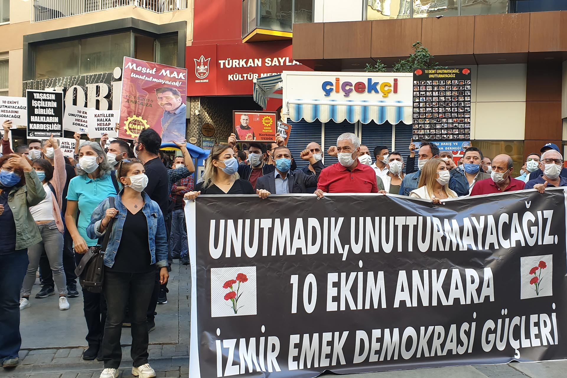 İzmir Emek ve Demokrasi Güçleri Ankara Katliamını andı