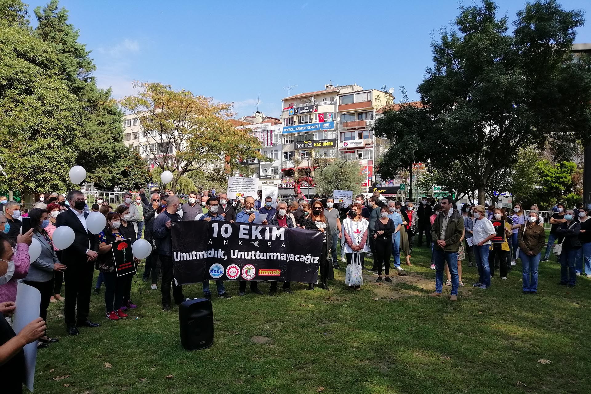 Kocaeli'de emek ve demokrasi güçleri Ankara Katliamında yaşamını yitirenleri andı