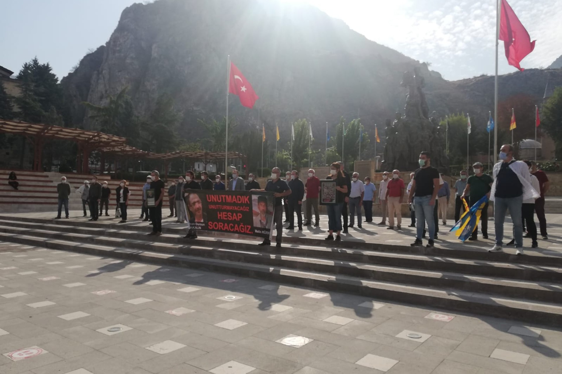 10 Ekim Ankara Katliamı'nda yaşamını yitirenler, katliamın 5'inci yıl dönümünde Amasya'da düzenlenen etkinlikte anıldı.