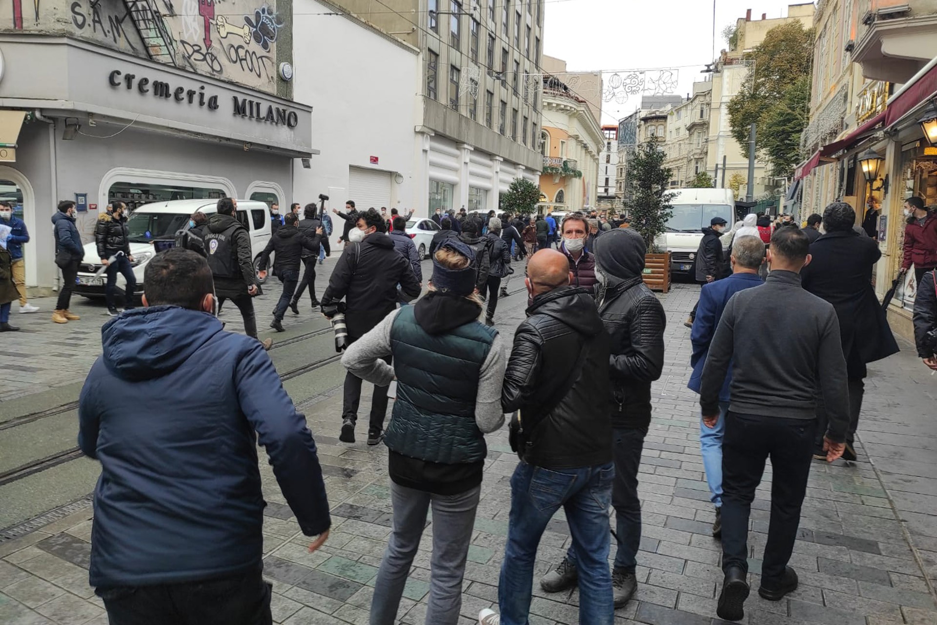 HDP İstanbul İl örgütünün eylemine polis müdahale etti