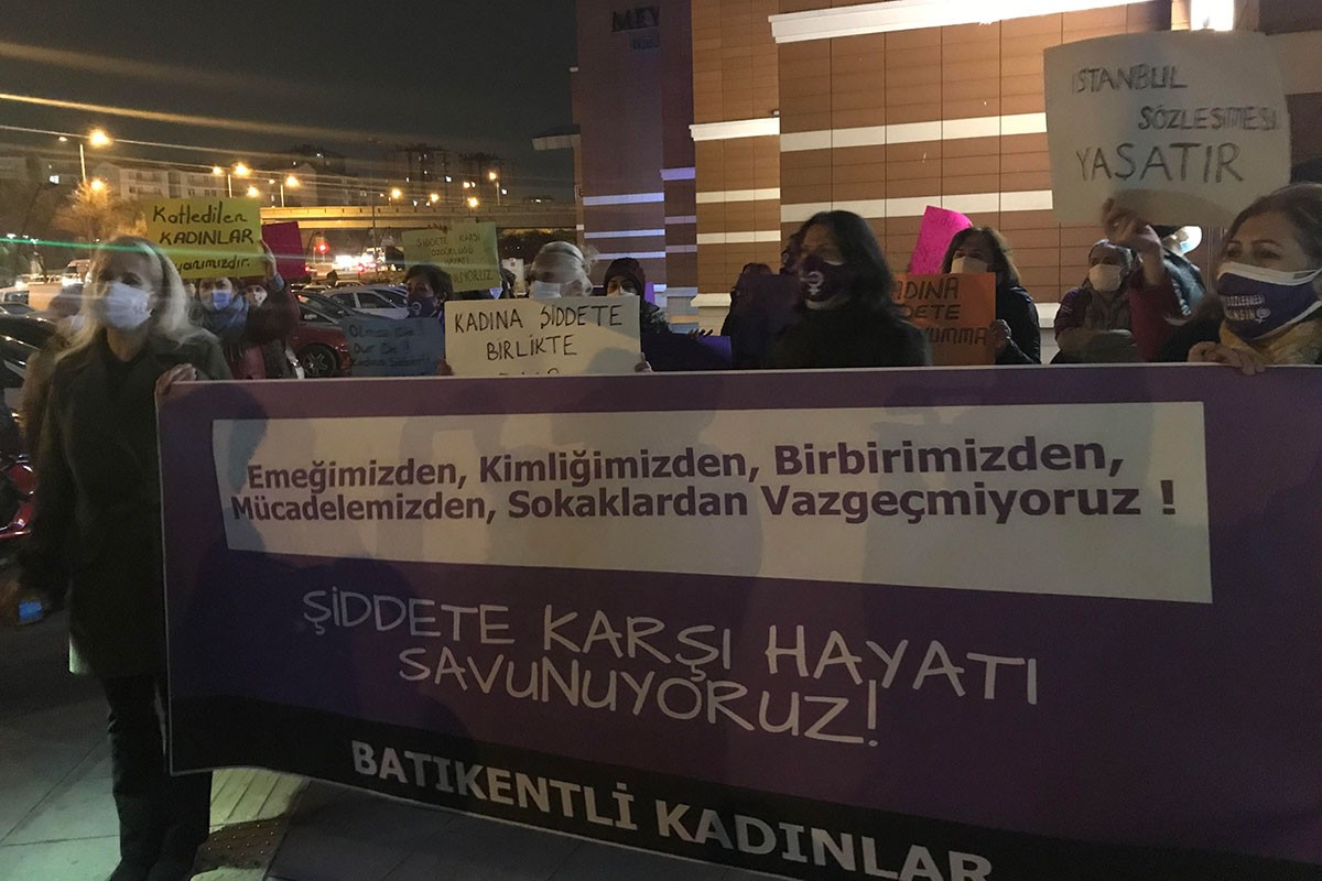 Ankara Batıkent'te kadınlar dövizler taşıyor