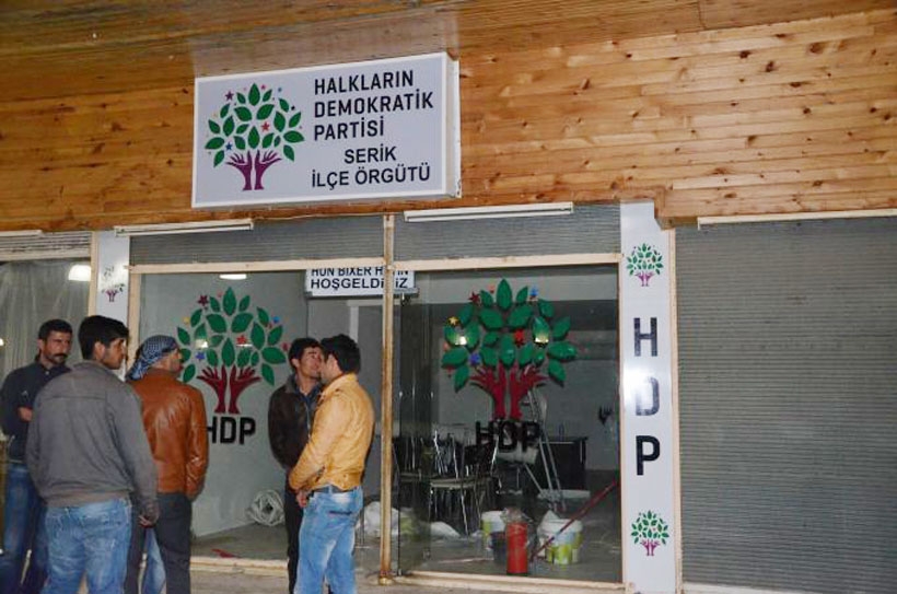 Antalya'da HDP ilçe binasına saldırı