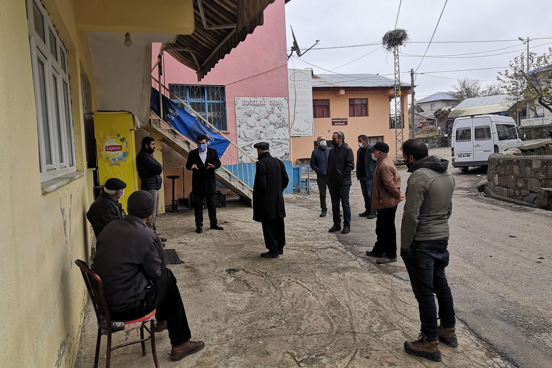 Dersim'de EMEP üyeleri depremzelerle görüştü 