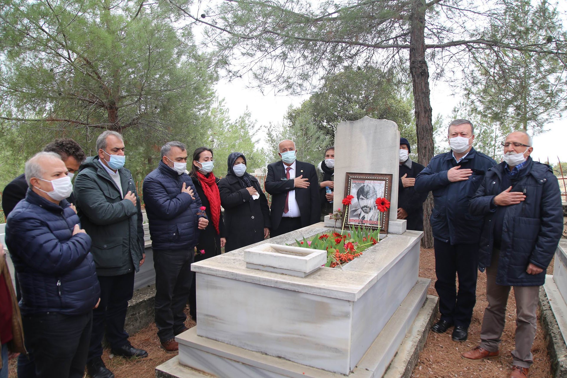 Maraş Katliamında yaşamını yitirenler mezarı başında anıldı