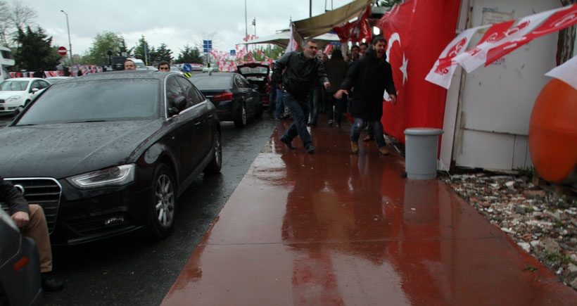 MHP seçim bürosuna silahlı saldırı