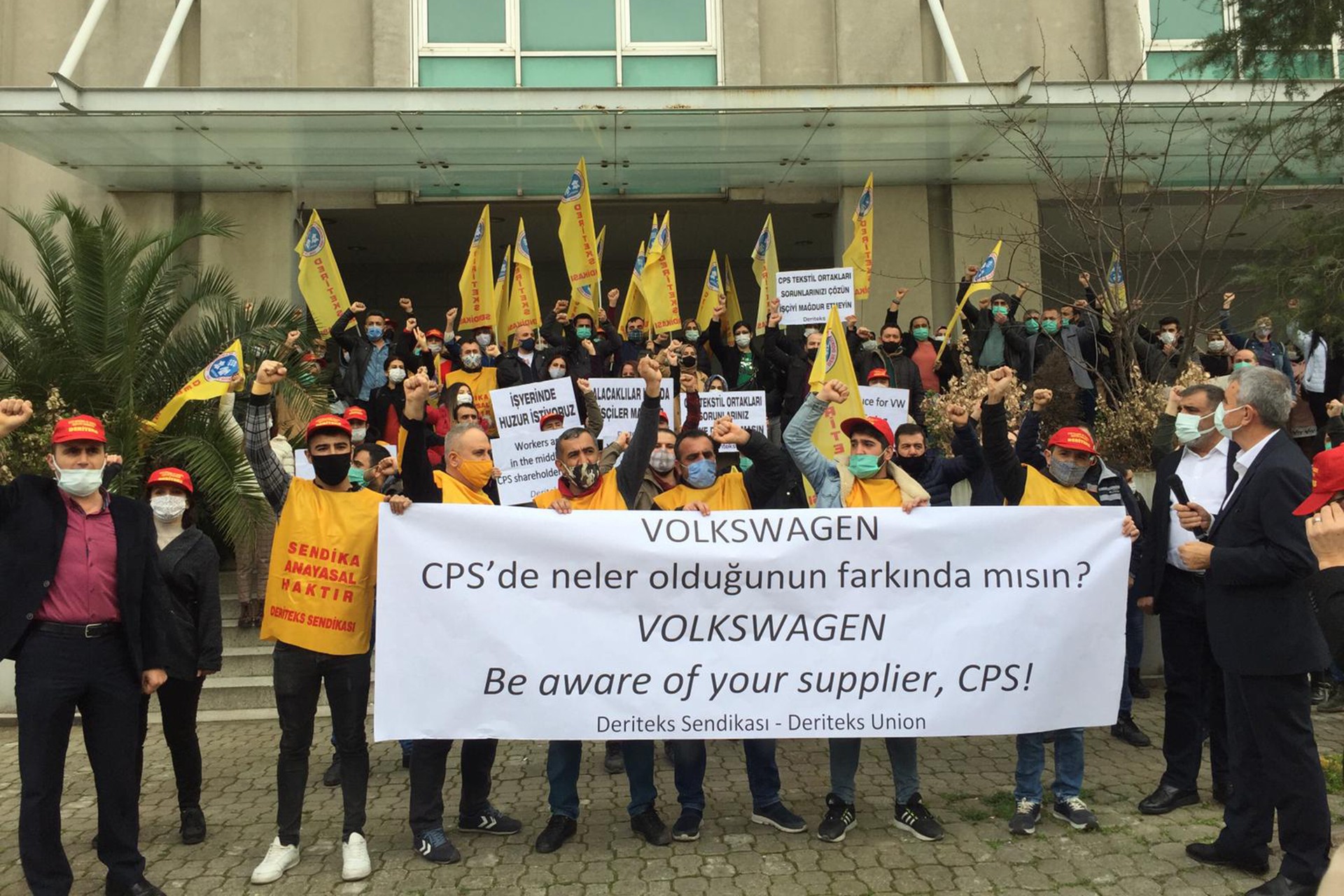 CPS işçileri yaptıkları eylemle yönetime seslendi, taleplerinin karşılanmasını istedi