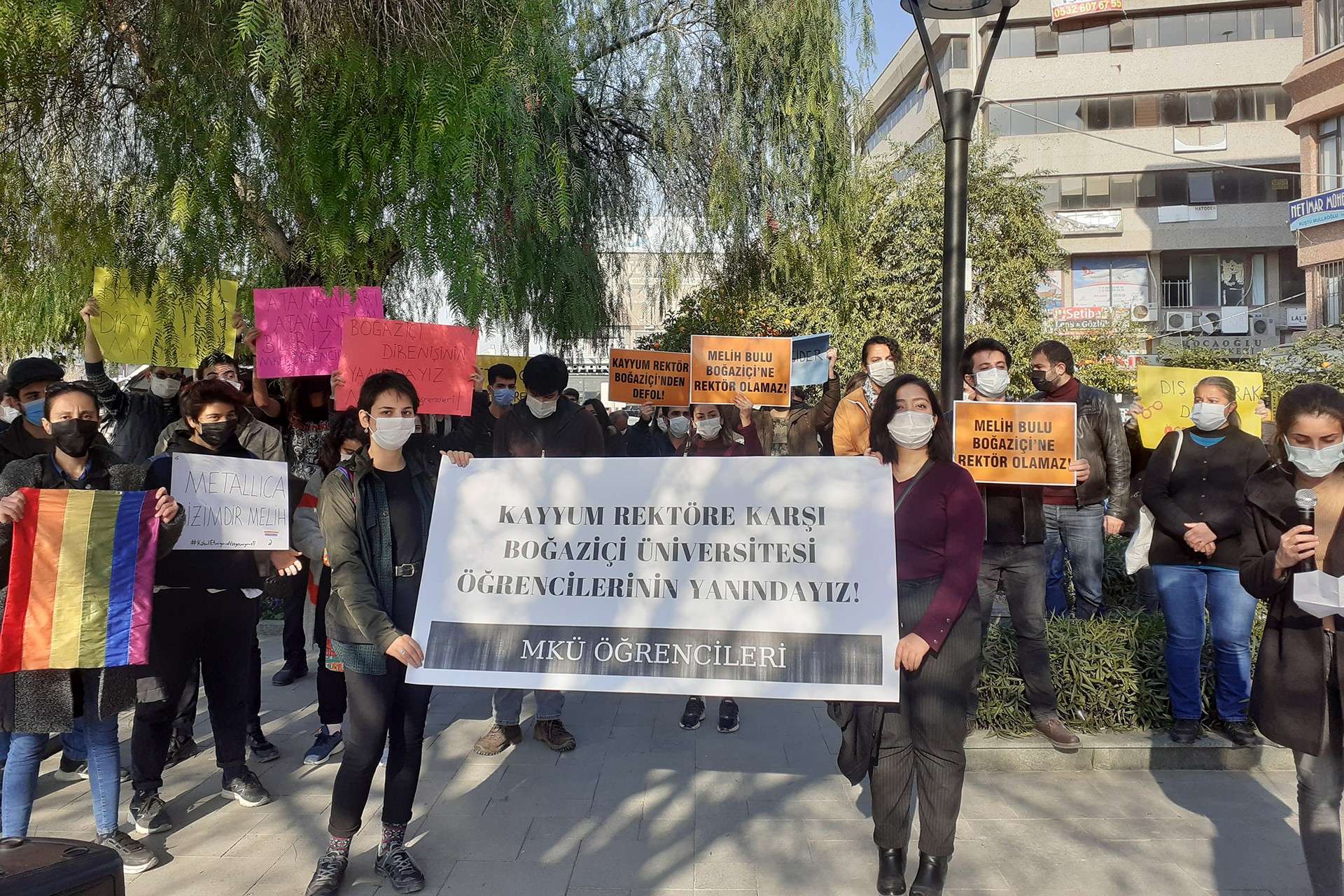 Hatay Mustafa Kemal Üniversitesi öğrencileri Boğaziçi Üniversitesi öğrencilerine destek açıklaması yaptı.