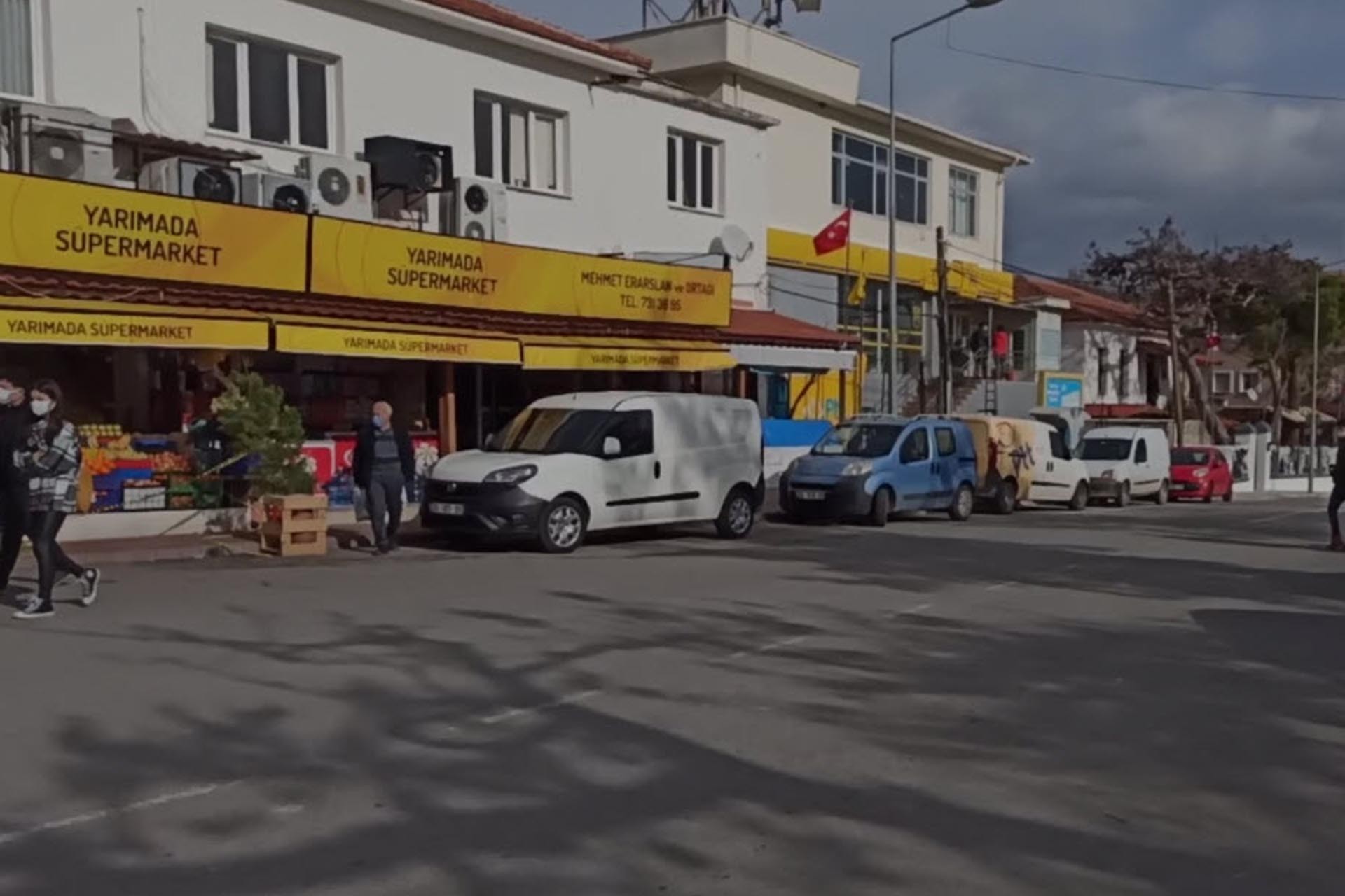 Deprem nedeniyle insanlar sokaklara çıktı