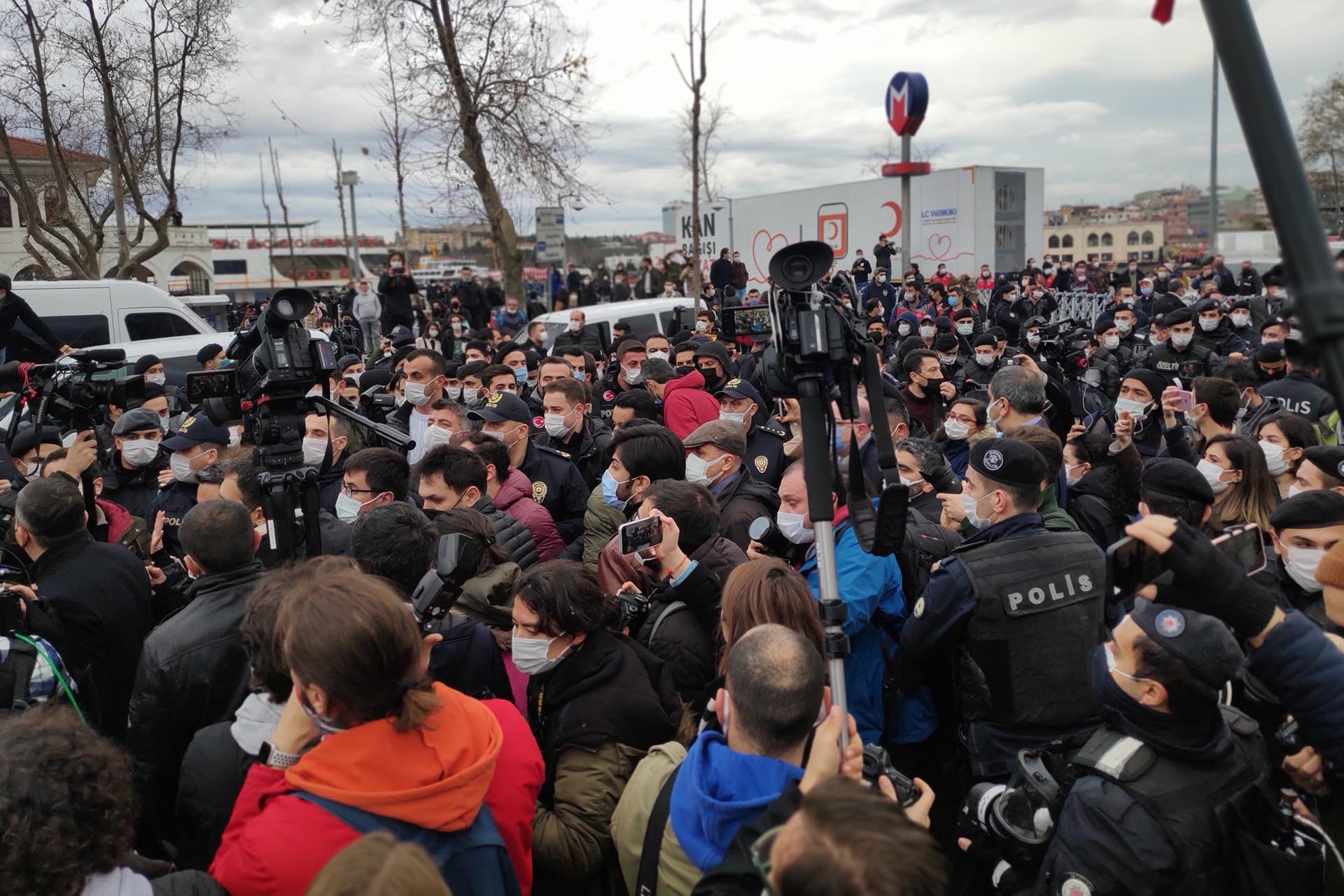 Kadıköy'de polis ablukası