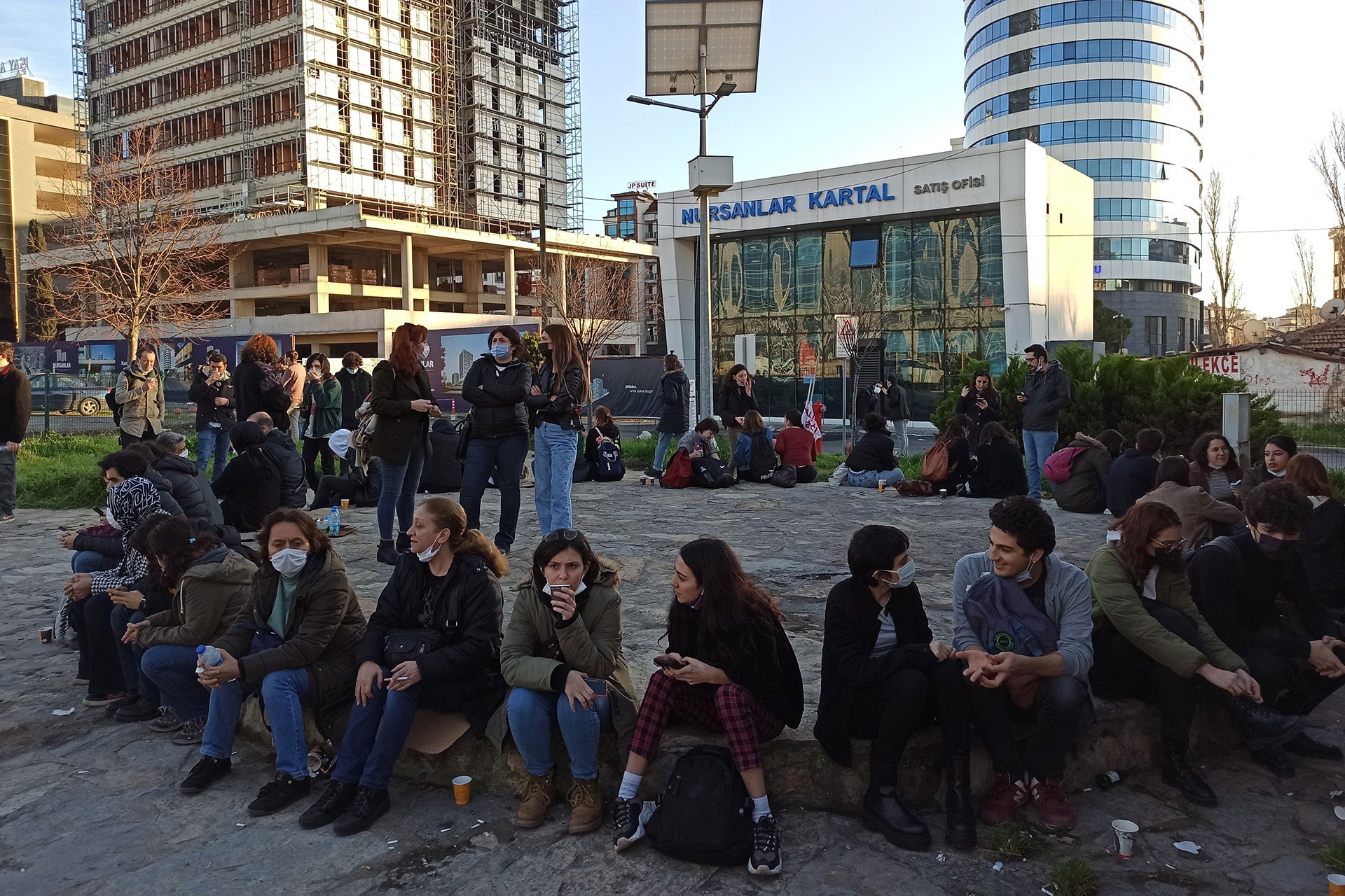 Kartal adliyesi önünde bekleyenler