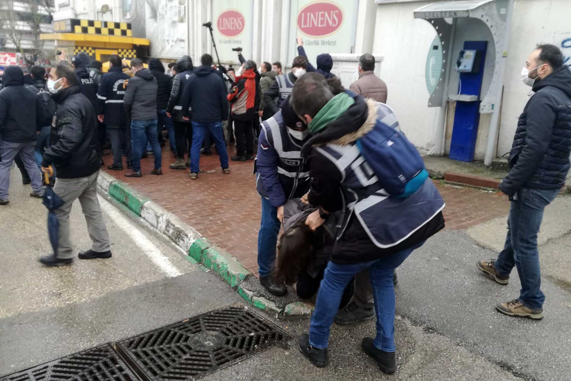 Bursa'da Boğaziçi eylemlerine destek açıklamasında gözaltı